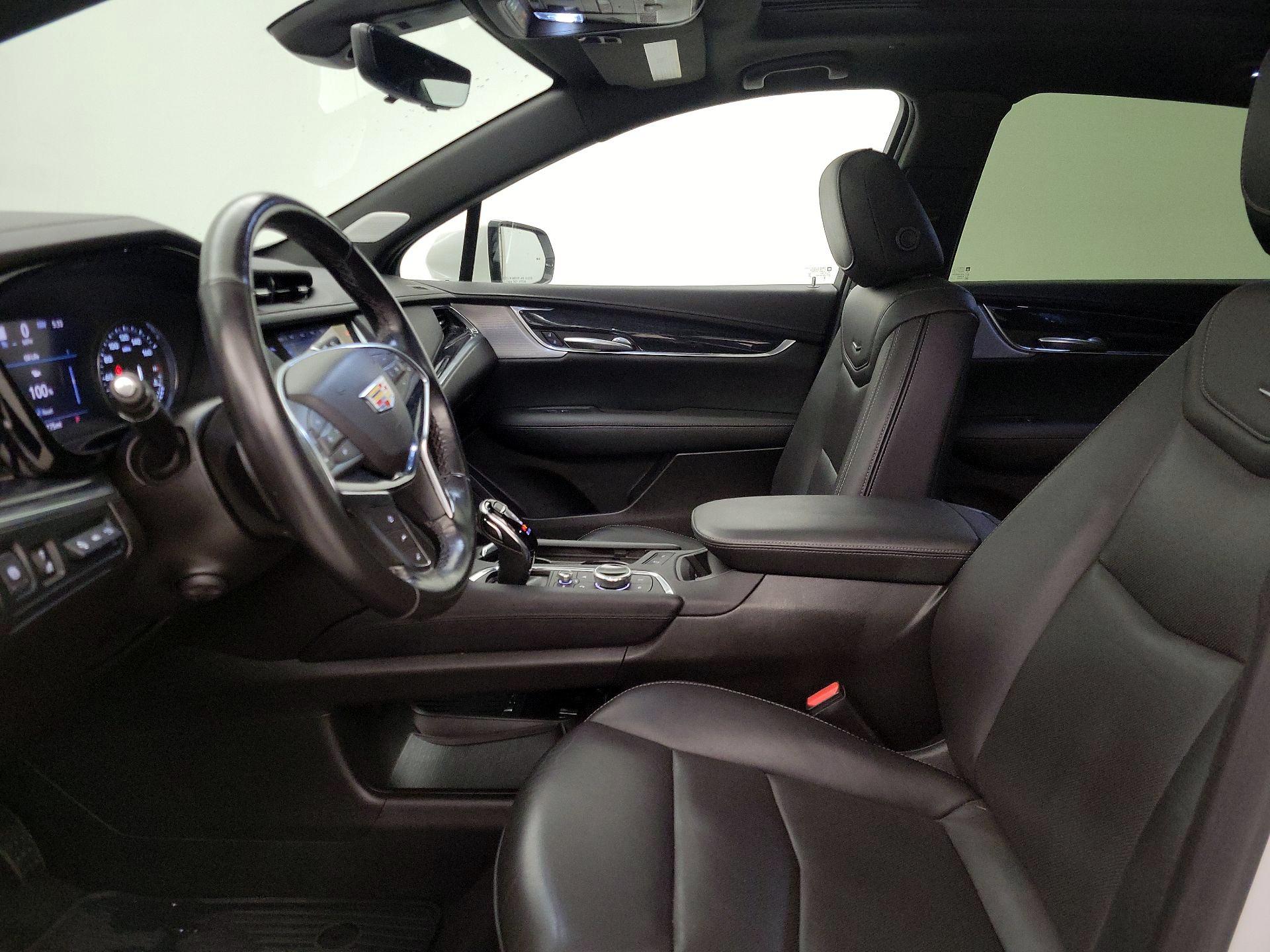 Thumbnail: 2023 Cadillac XT5 - 11