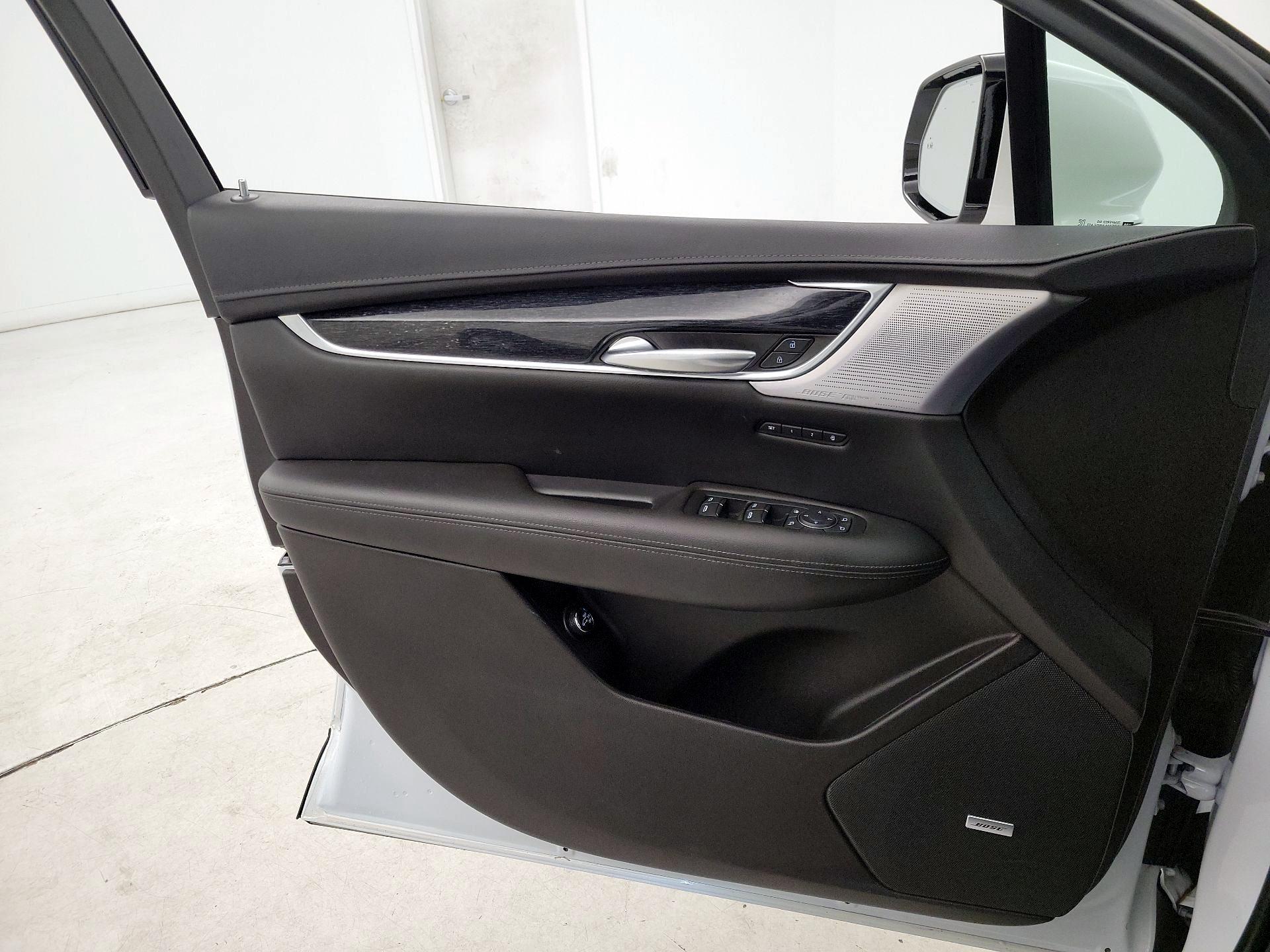 Thumbnail: 2023 Cadillac XT5 - 12