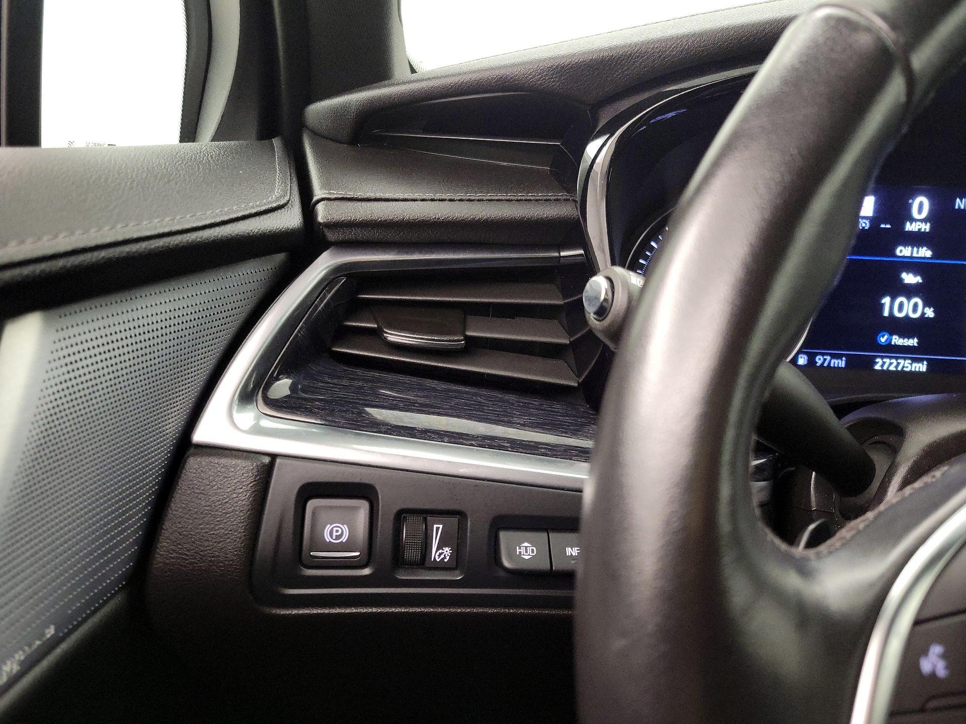 Thumbnail: 2023 Cadillac XT5 - 13