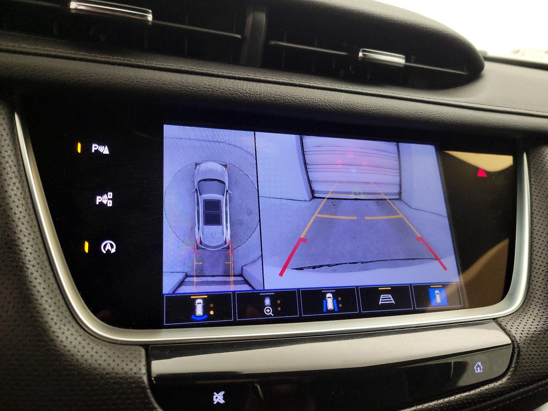 Thumbnail: 2023 Cadillac XT5 - 14