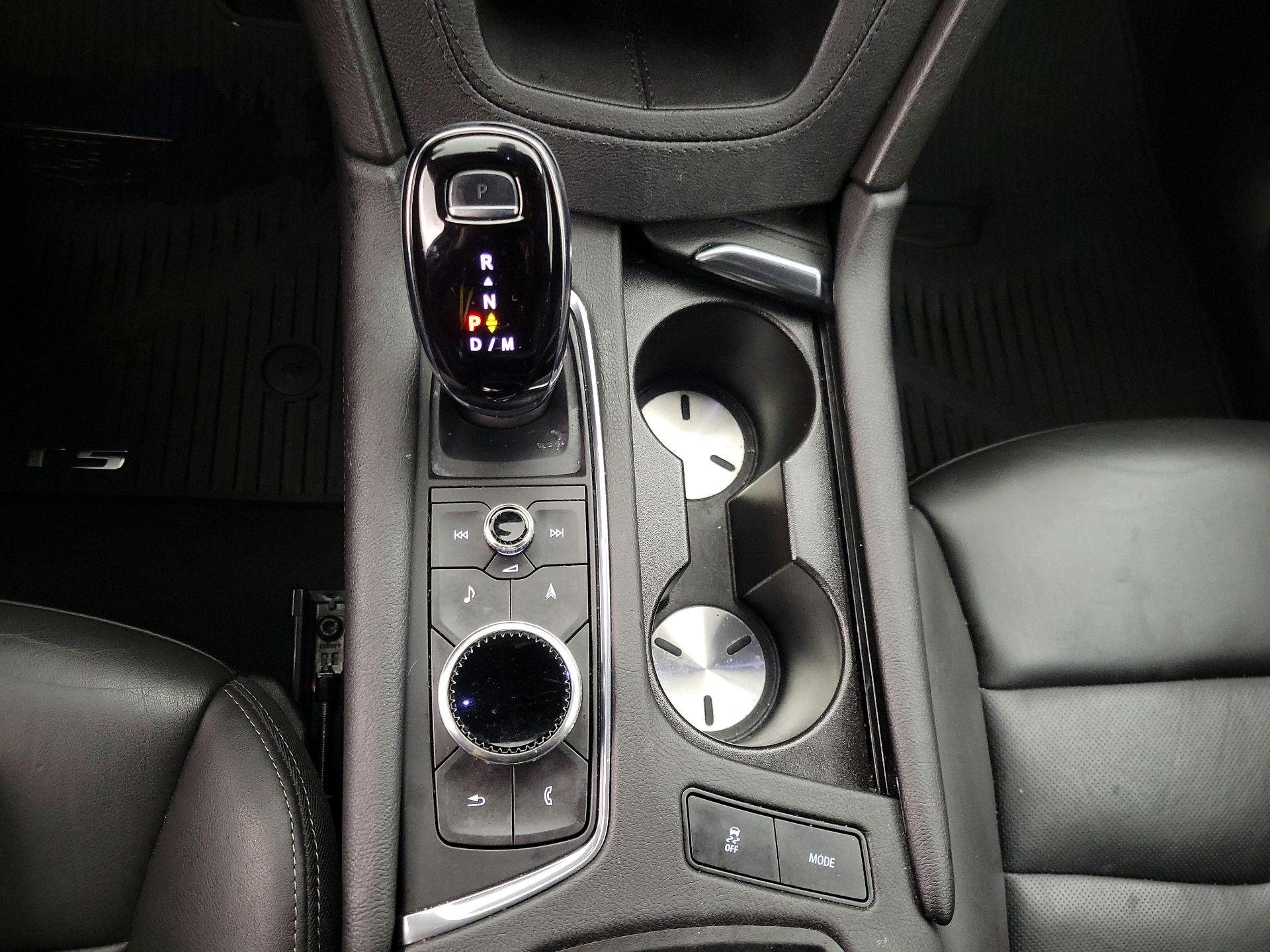 Thumbnail: 2023 Cadillac XT5 - 17