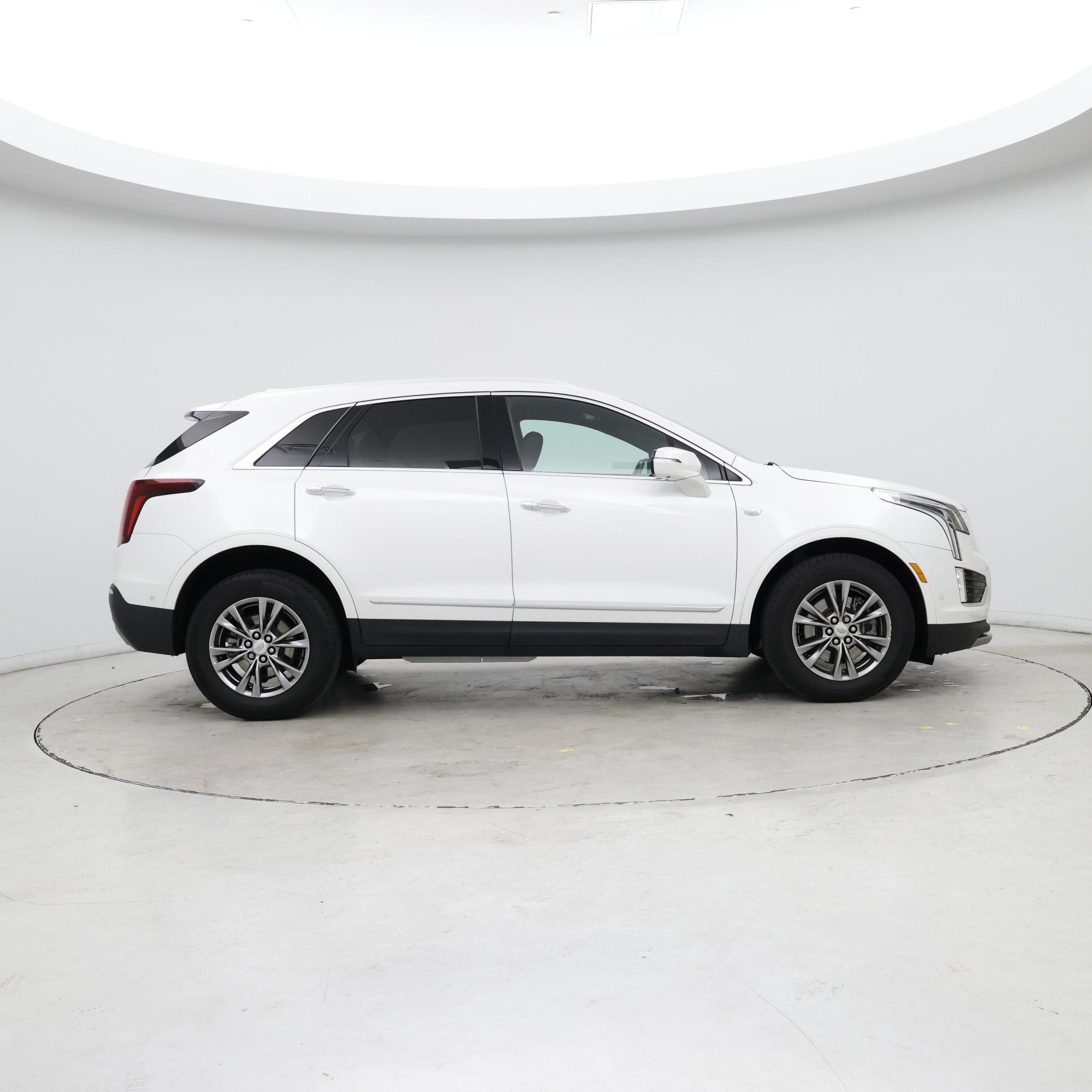 Thumbnail: 2023 Cadillac XT5 - 7