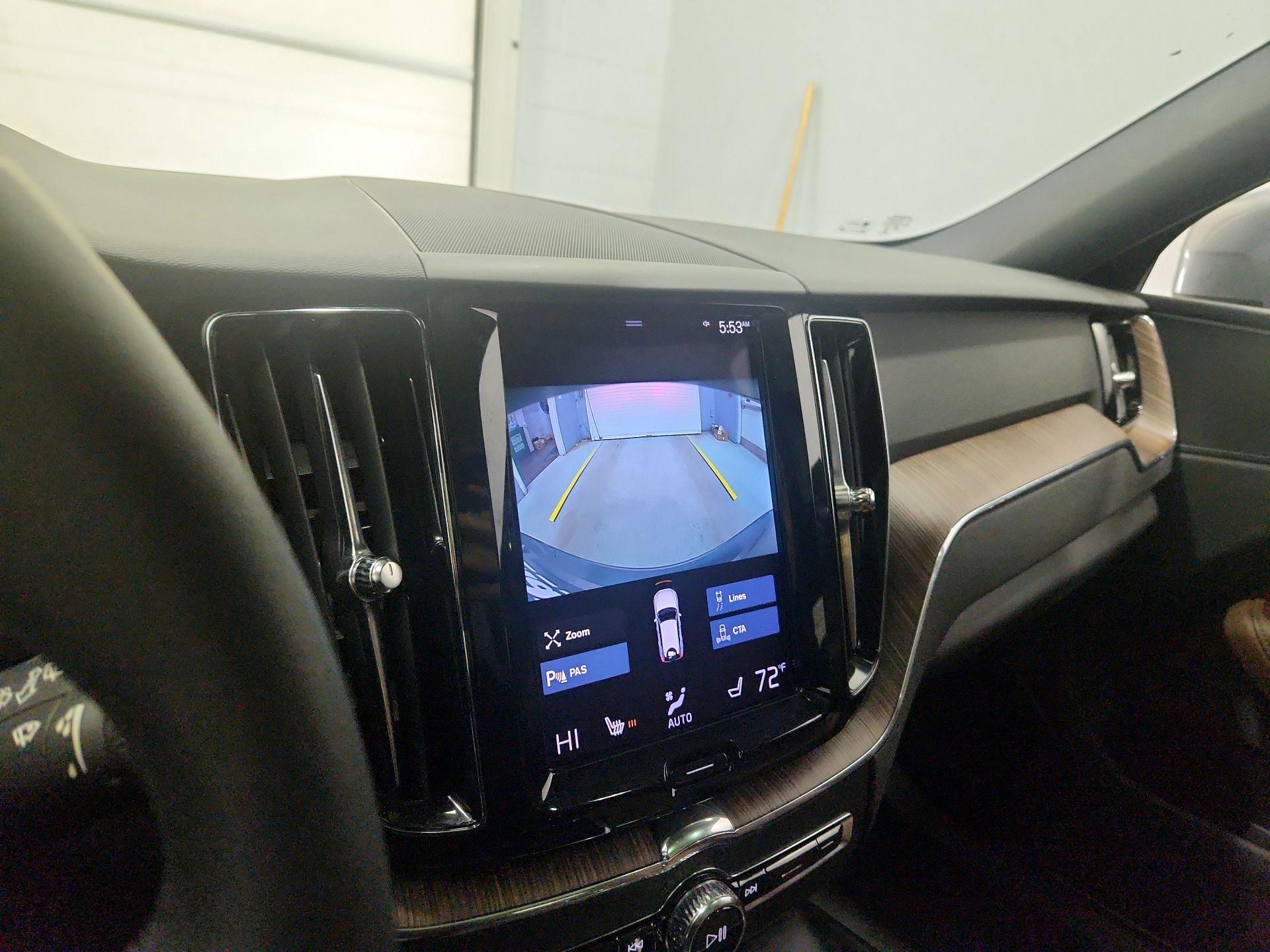 Thumbnail: 2021 Volvo XC60 - 15