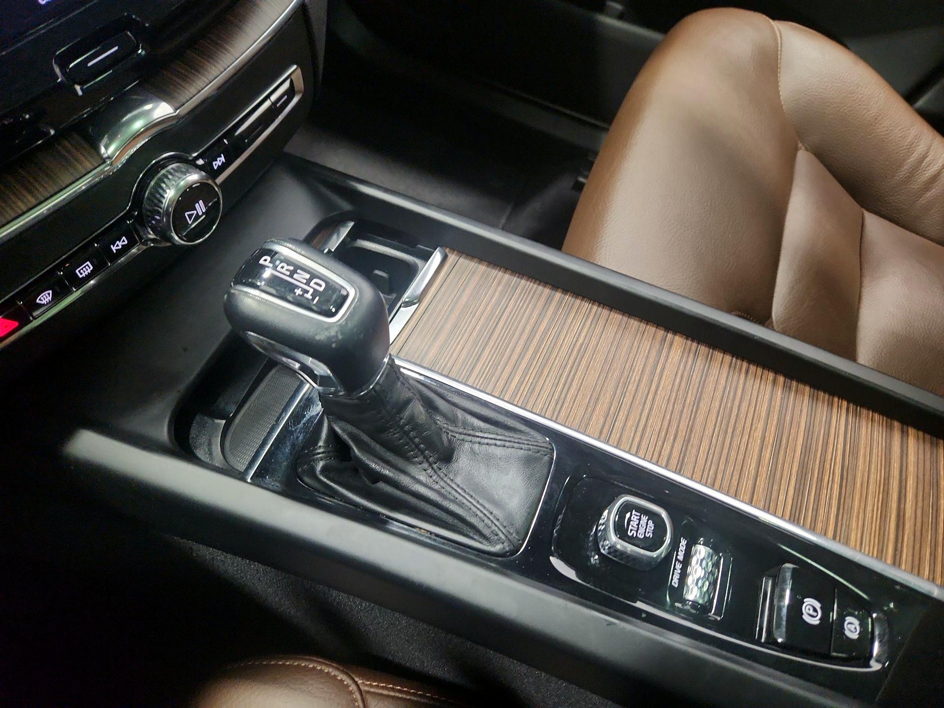 Thumbnail: 2021 Volvo XC60 - 18