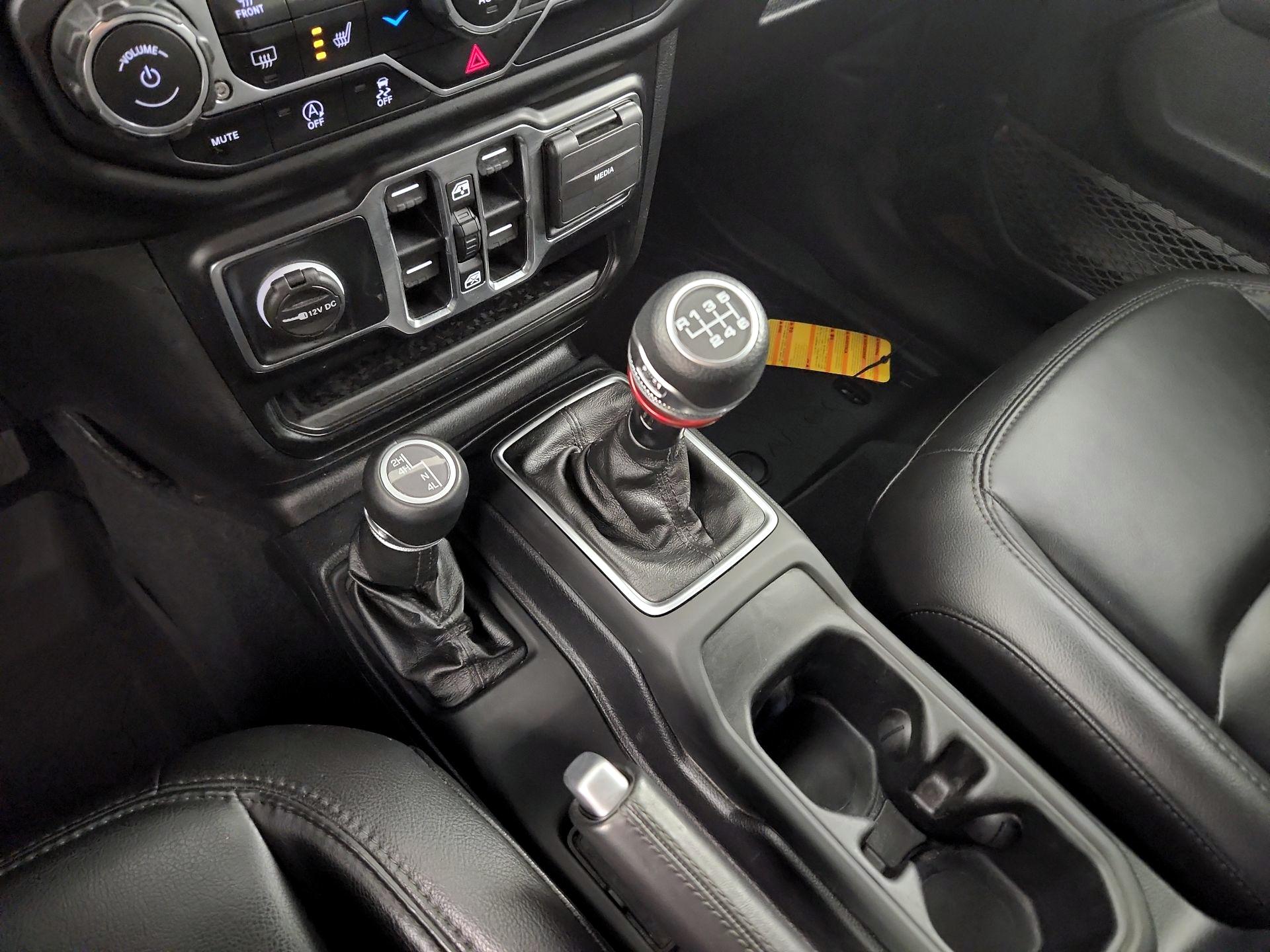 Thumbnail: 2021 Jeep Wrangler - 15