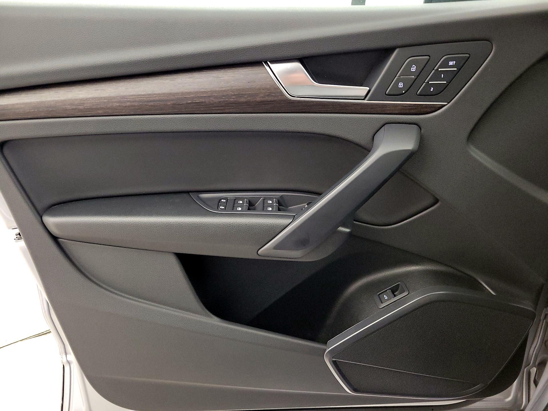 Thumbnail: 2023 Audi Q5 - 12