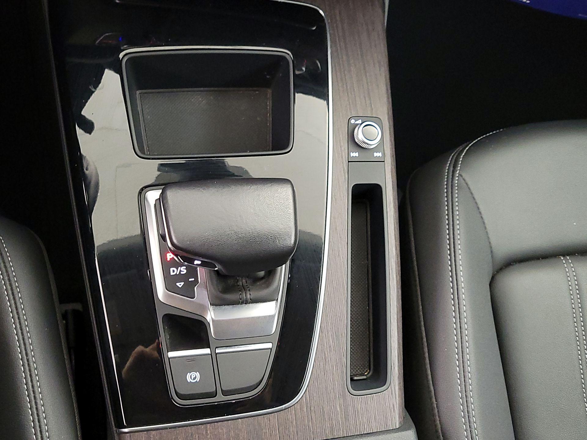 Thumbnail: 2023 Audi Q5 - 17