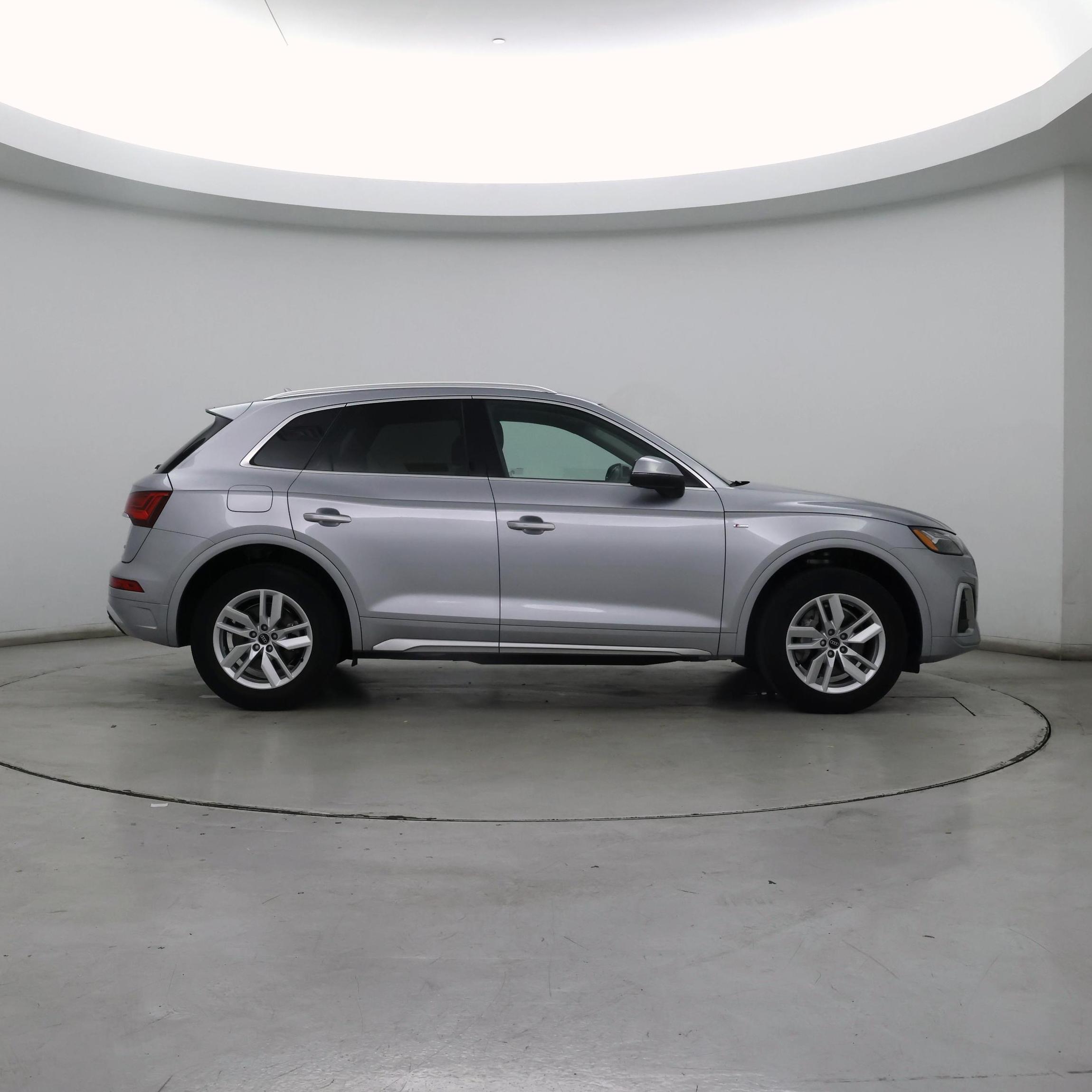 Thumbnail: 2023 Audi Q5 - 7