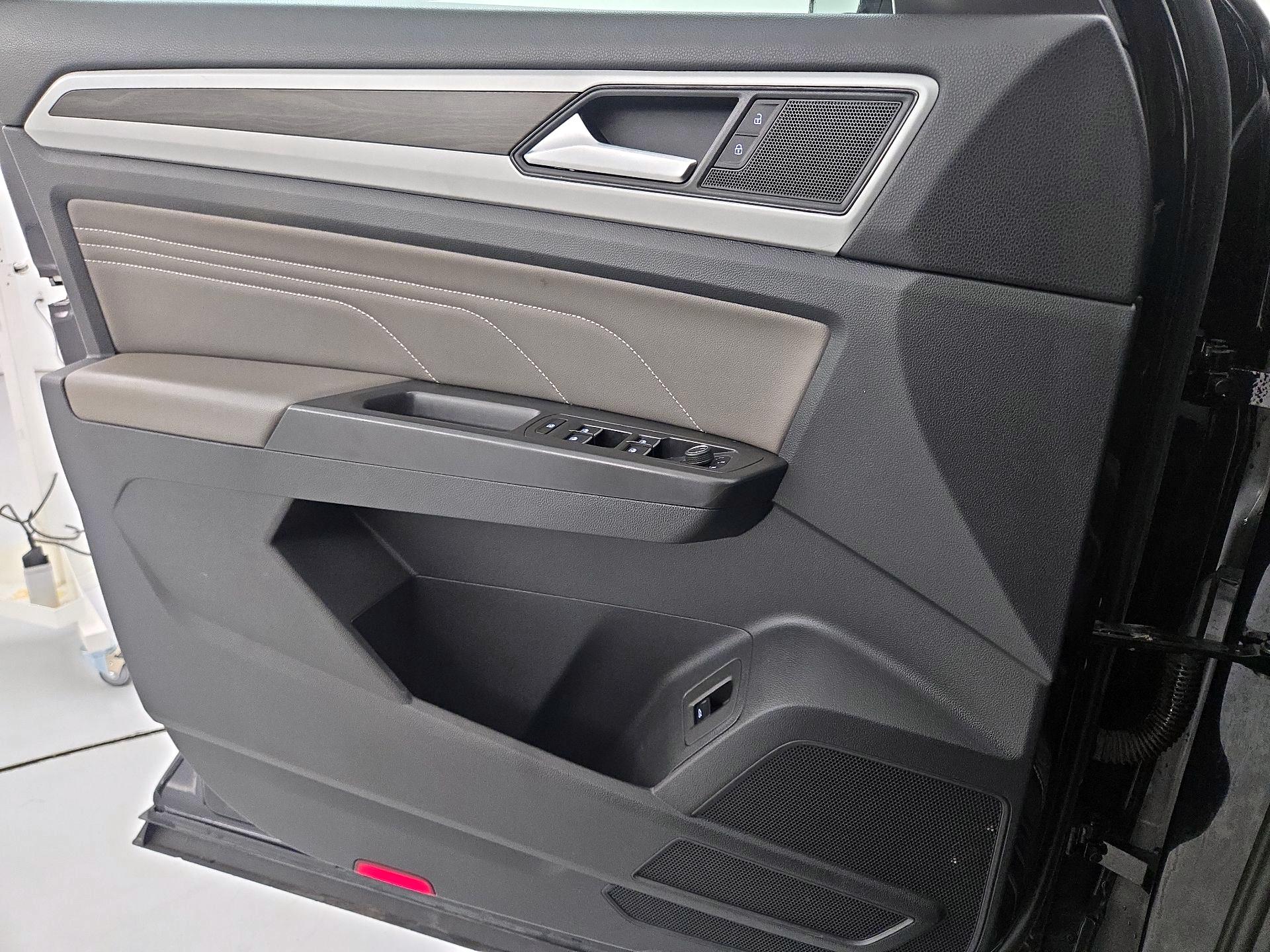 Thumbnail: 2023 Volkswagen Atlas - 12