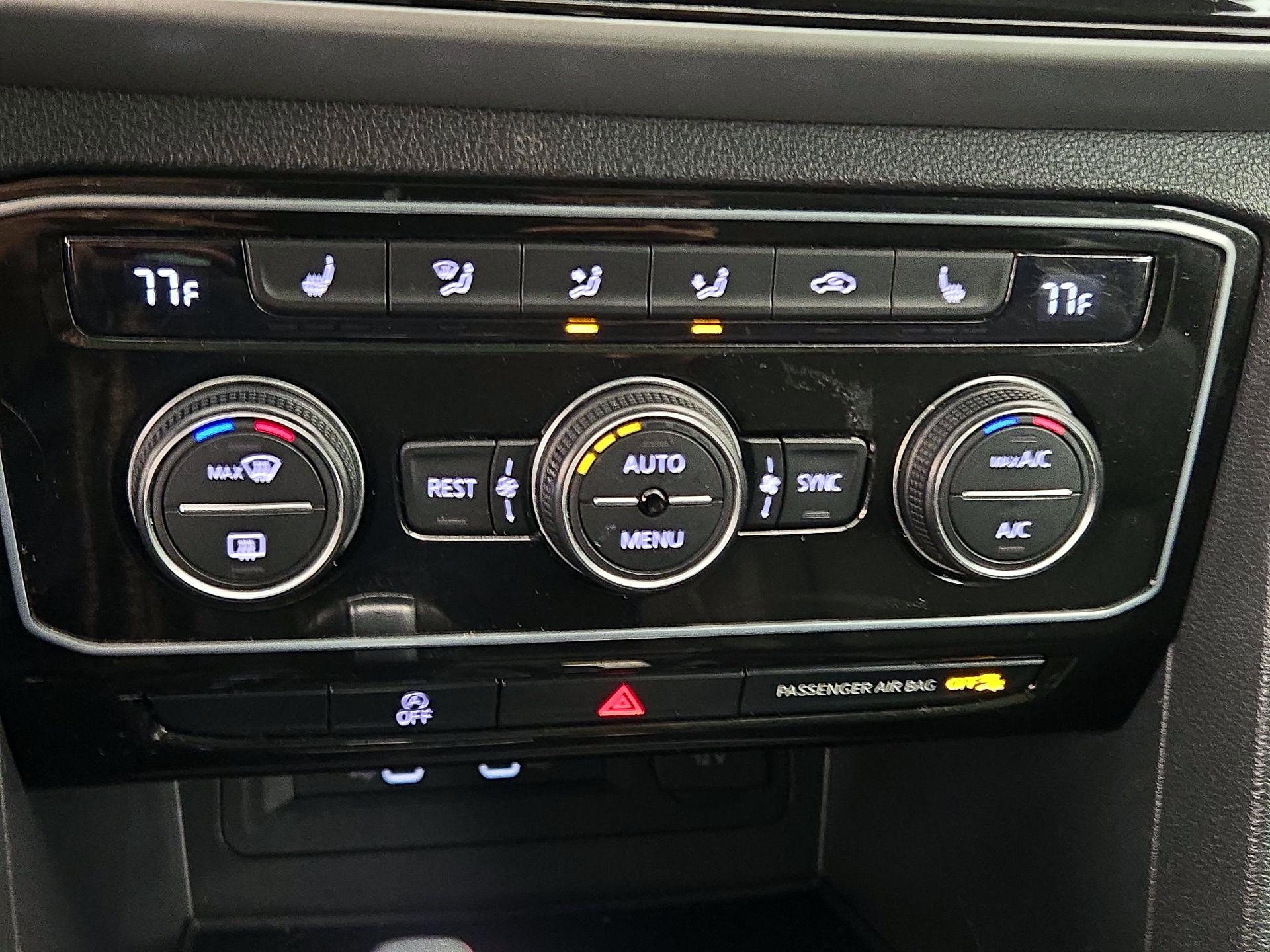 Thumbnail: 2023 Volkswagen Atlas - 16