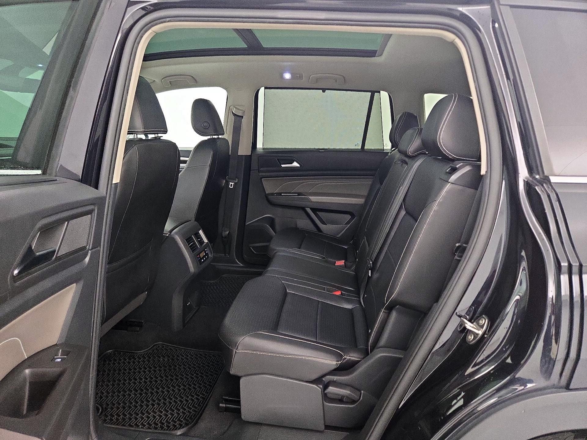 Thumbnail: 2023 Volkswagen Atlas - 20