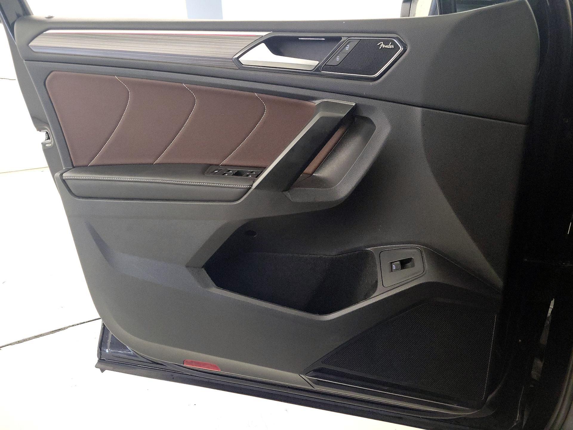 Thumbnail: 2024 Volkswagen Tiguan - 12