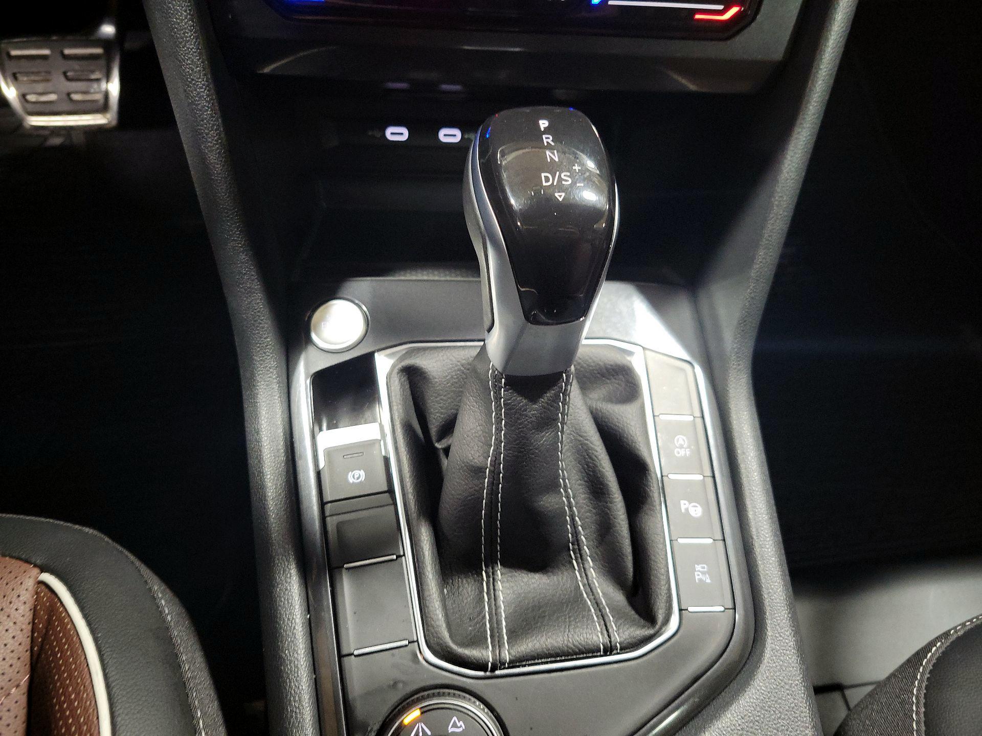 Thumbnail: 2024 Volkswagen Tiguan - 17