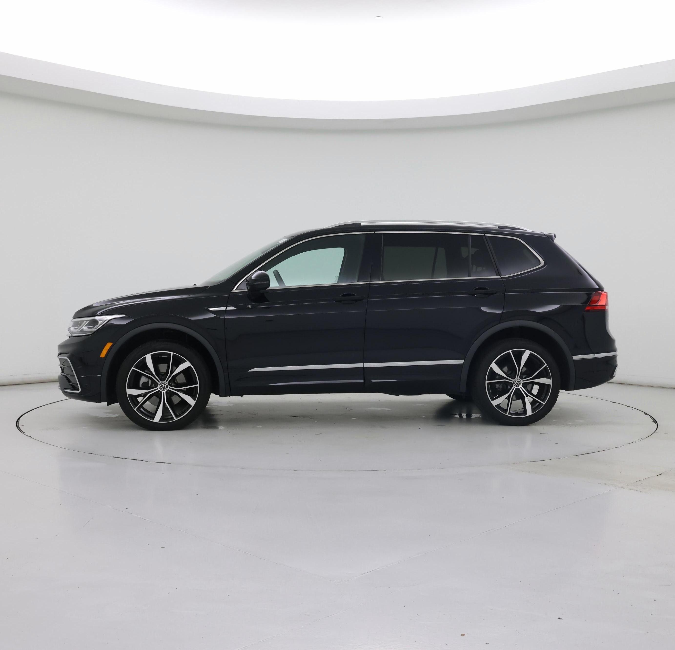 Thumbnail: 2024 Volkswagen Tiguan - 3