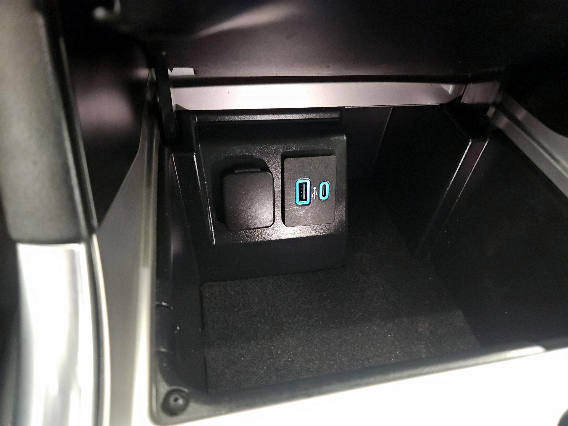 Thumbnail: 2022 Ford Explorer - 18