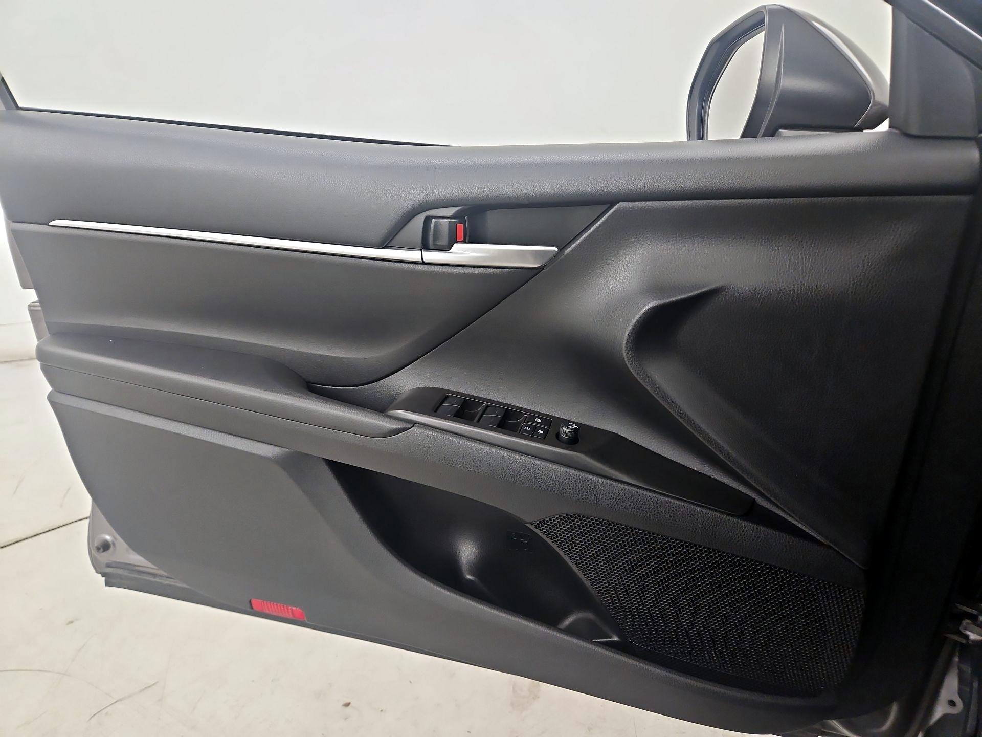 Thumbnail: 2023 Toyota Camry - 12