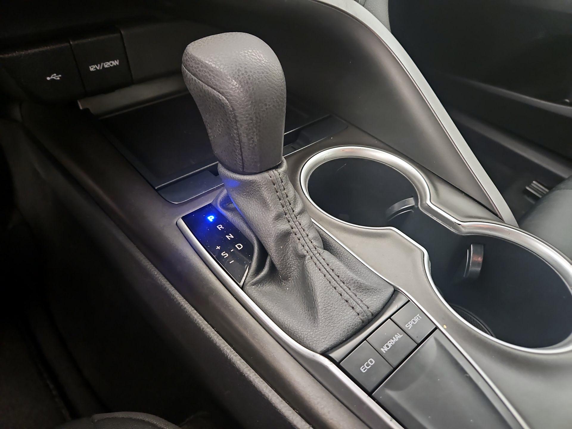 Thumbnail: 2023 Toyota Camry - 18