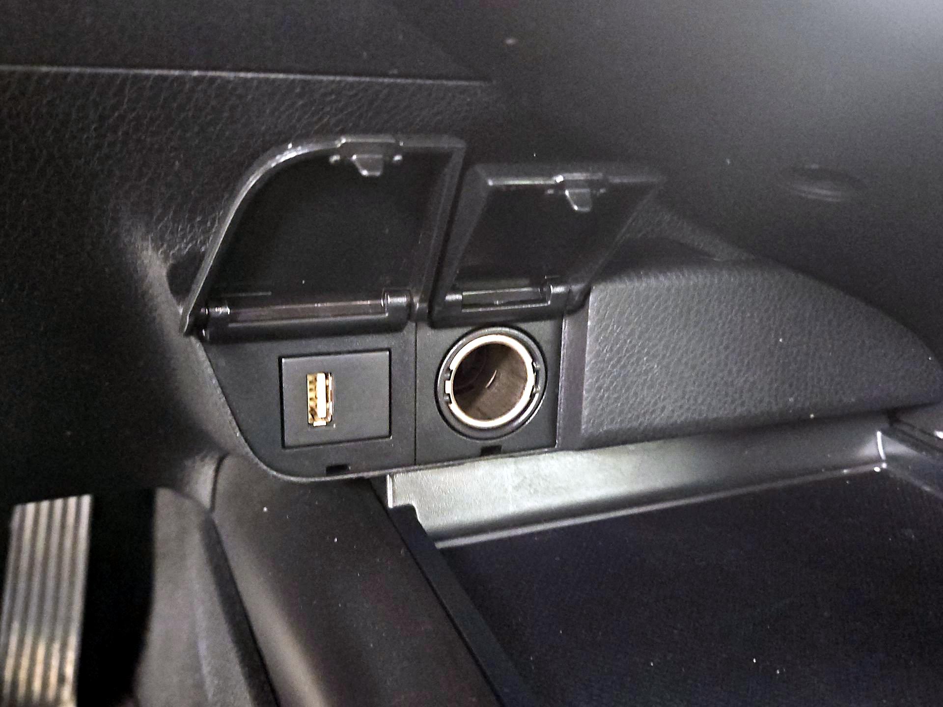 Thumbnail: 2023 Toyota Camry - 19