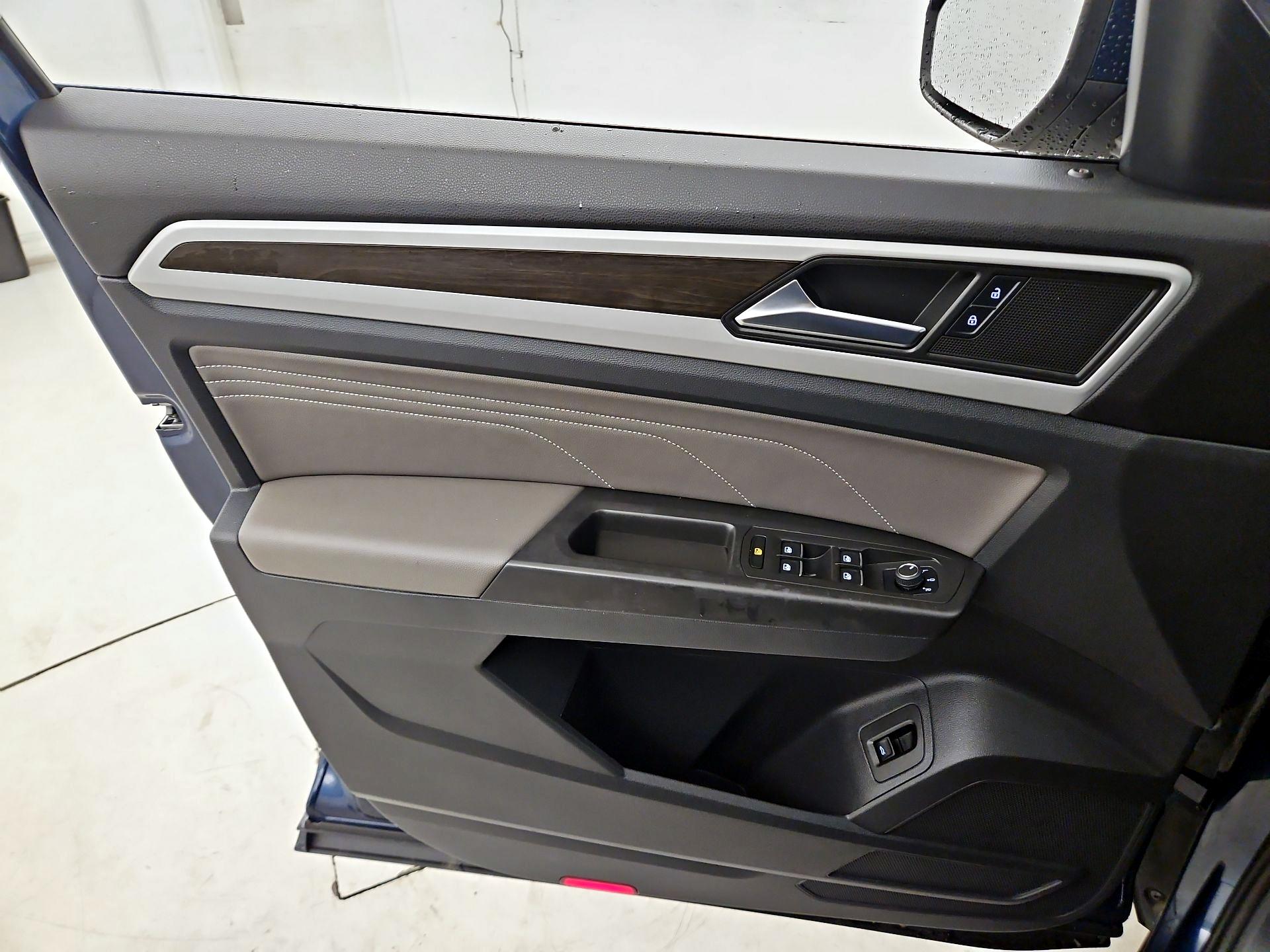 Thumbnail: 2022 Volkswagen Atlas - 12