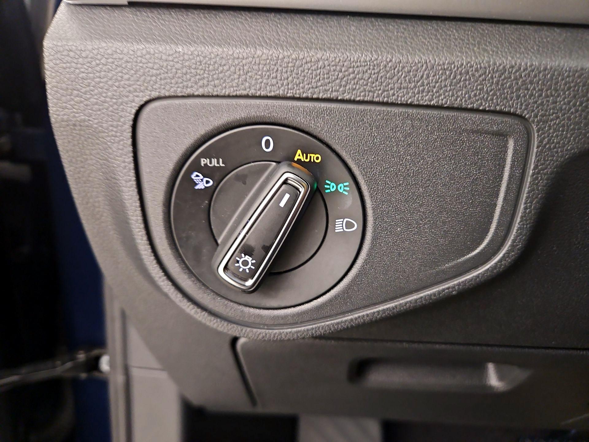 Thumbnail: 2022 Volkswagen Atlas - 13