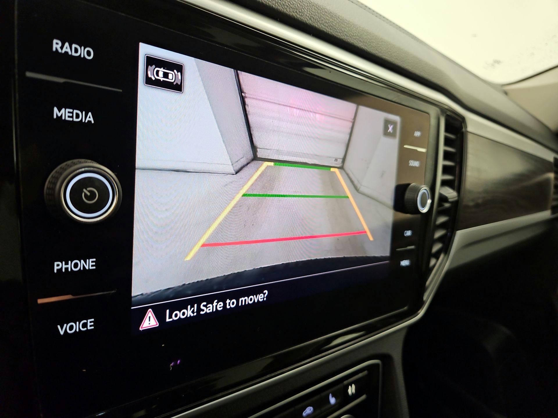 Thumbnail: 2022 Volkswagen Atlas - 14