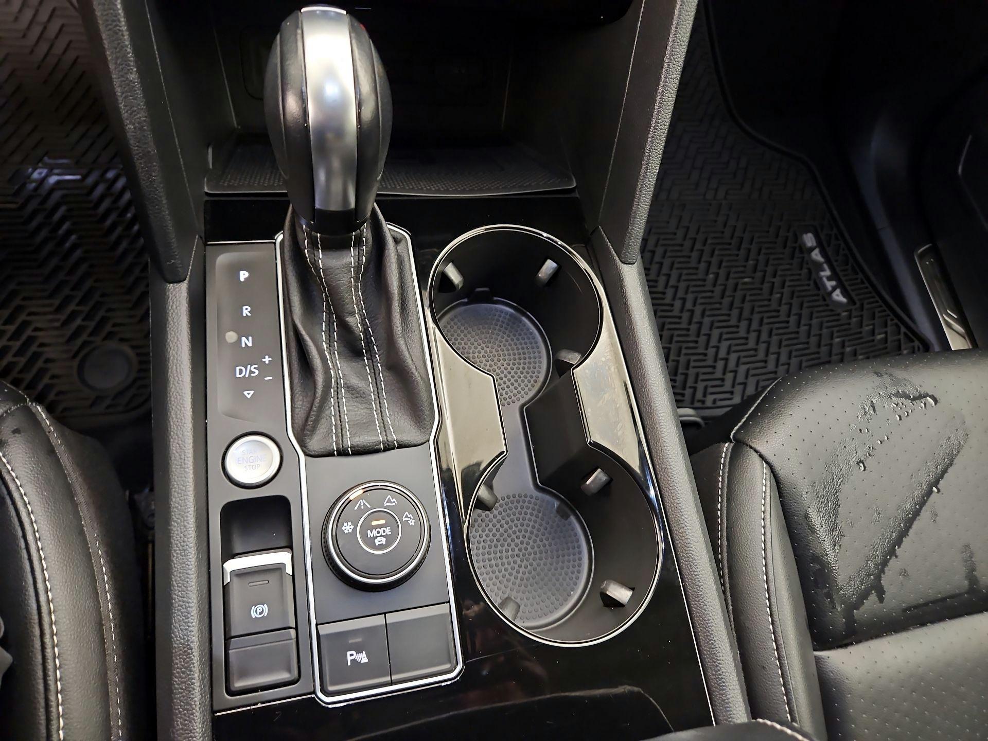 Thumbnail: 2022 Volkswagen Atlas - 17