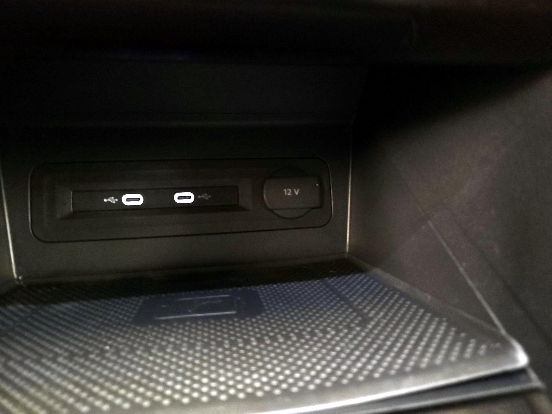 Thumbnail: 2022 Volkswagen Atlas - 18