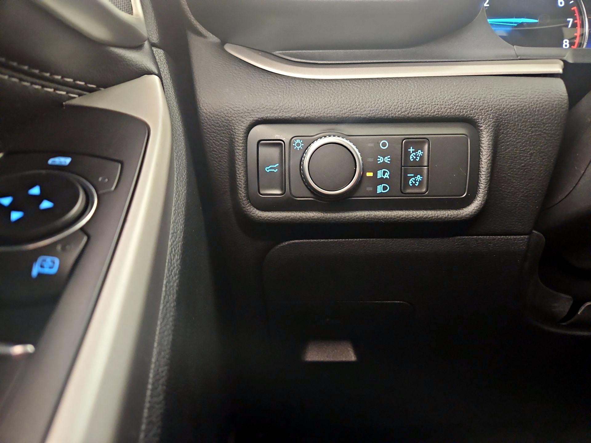 Thumbnail: 2022 Ford Explorer - 13