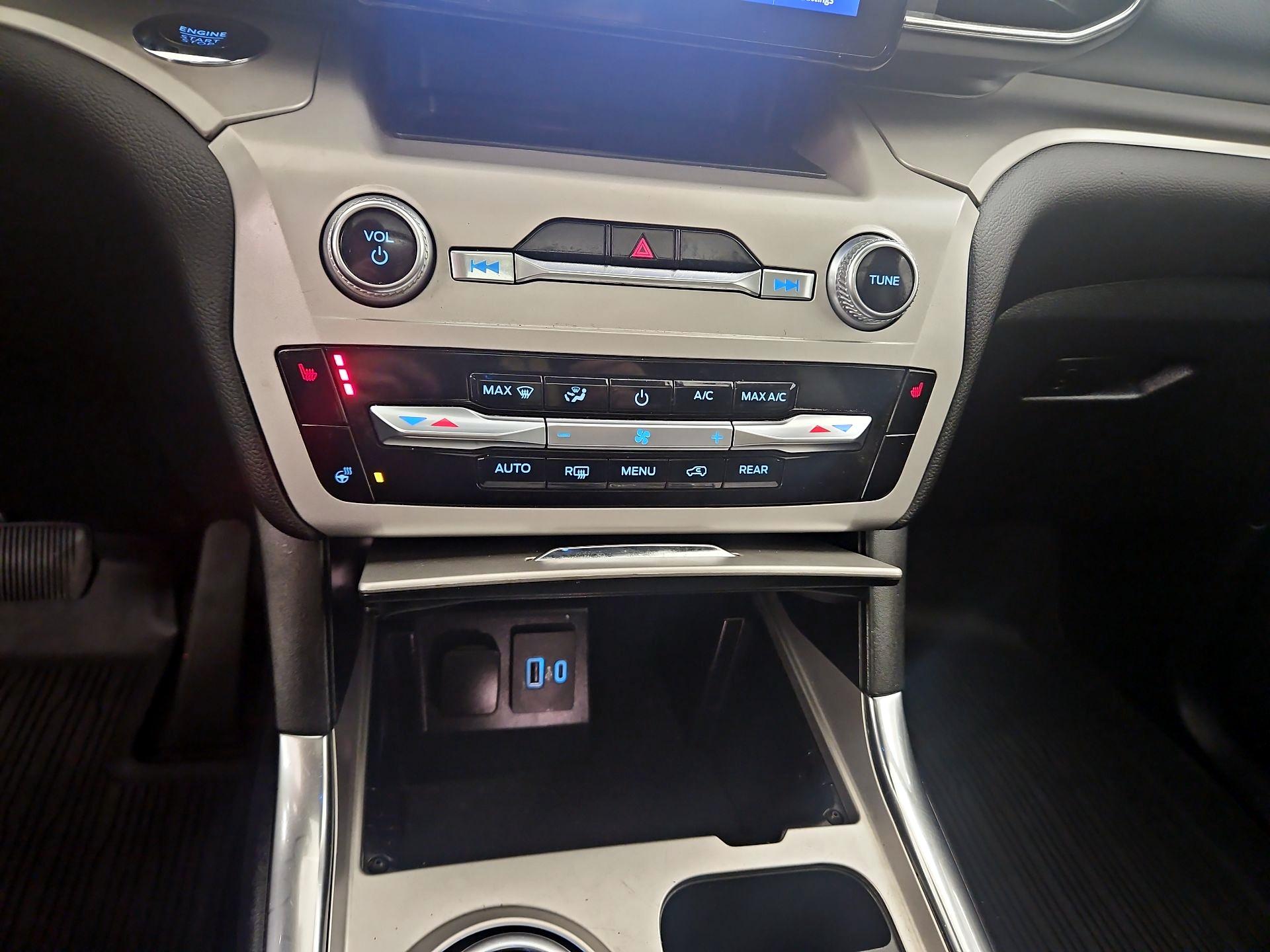 Thumbnail: 2022 Ford Explorer - 17