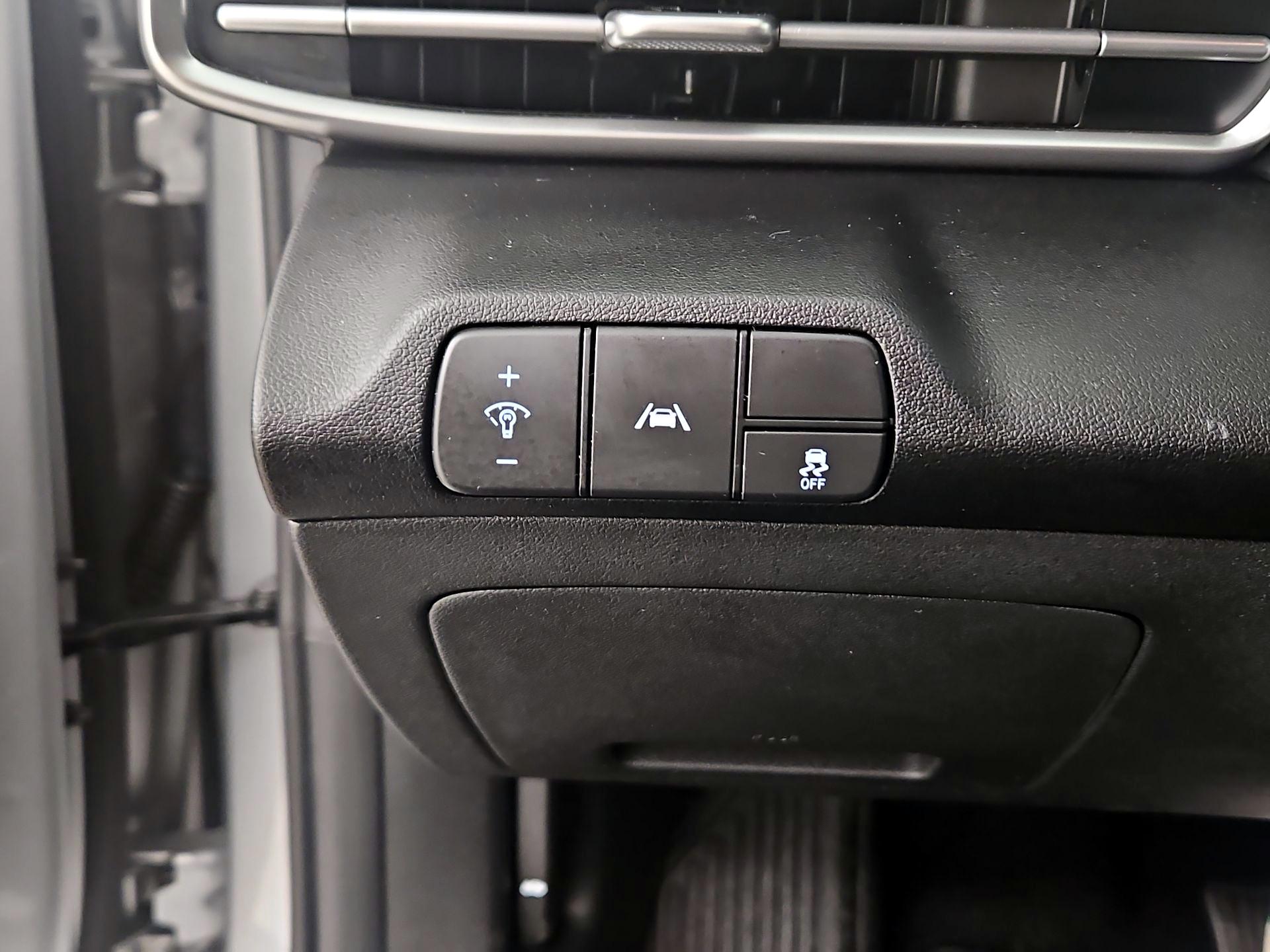 Thumbnail: 2023 Hyundai Elantra - 13