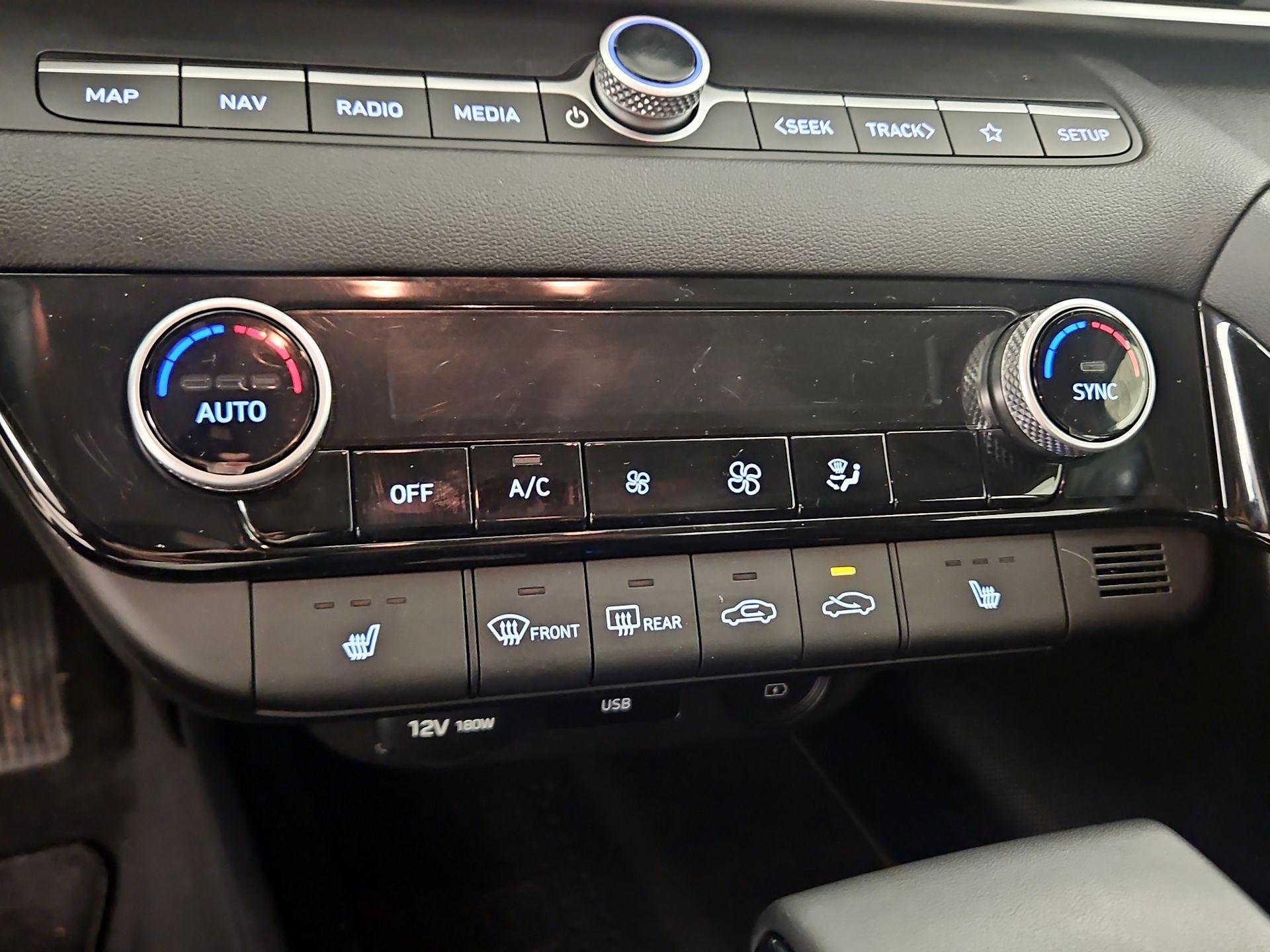 Thumbnail: 2023 Hyundai Elantra - 17