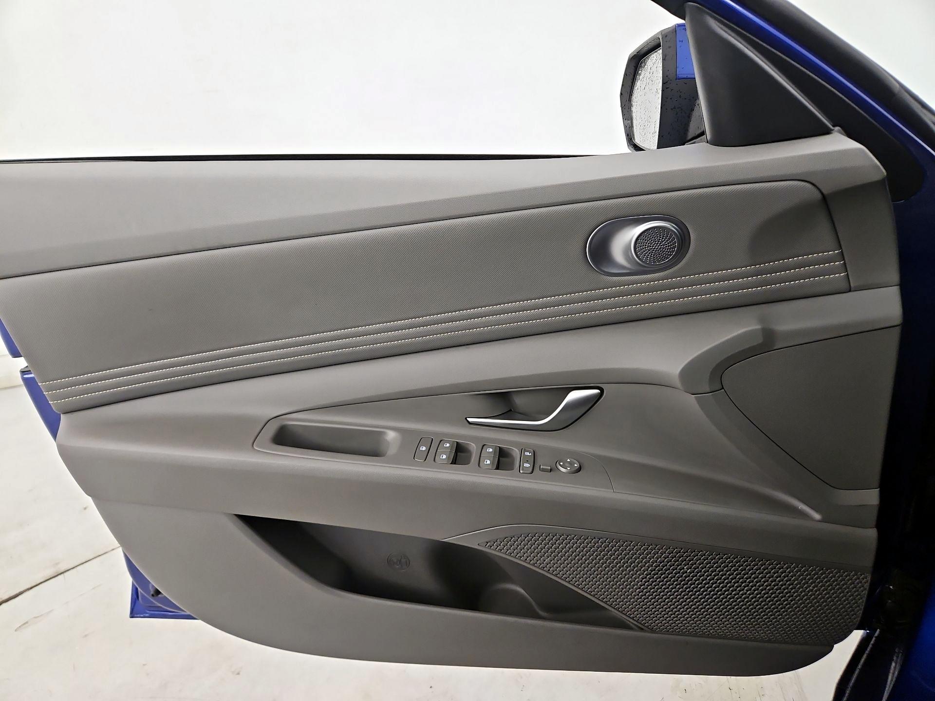 Thumbnail: 2023 Hyundai Elantra - 12