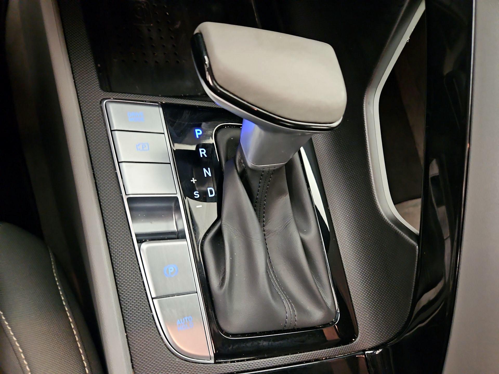 Thumbnail: 2023 Hyundai Elantra - 18