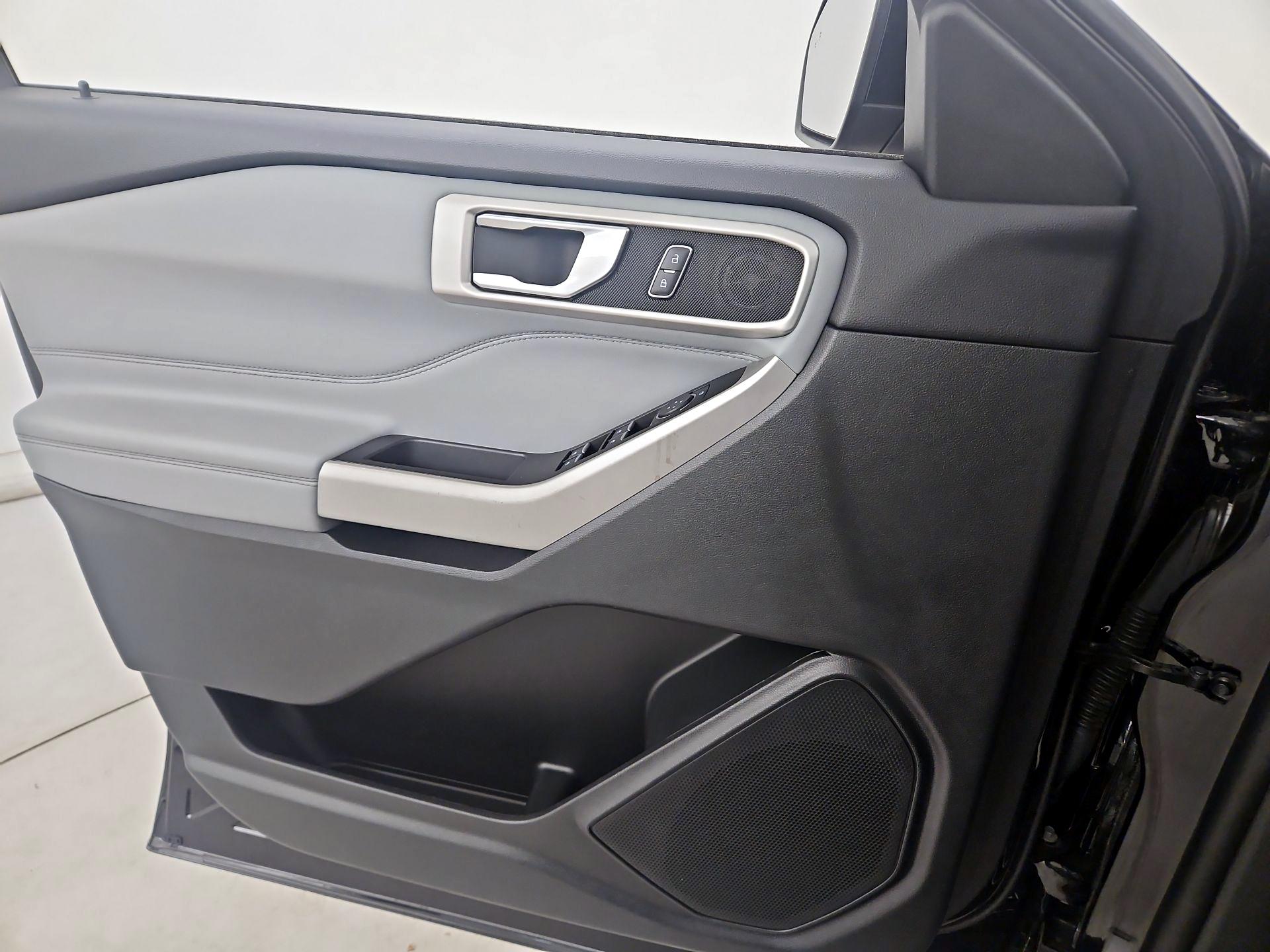 Thumbnail: 2022 Ford Explorer - 12