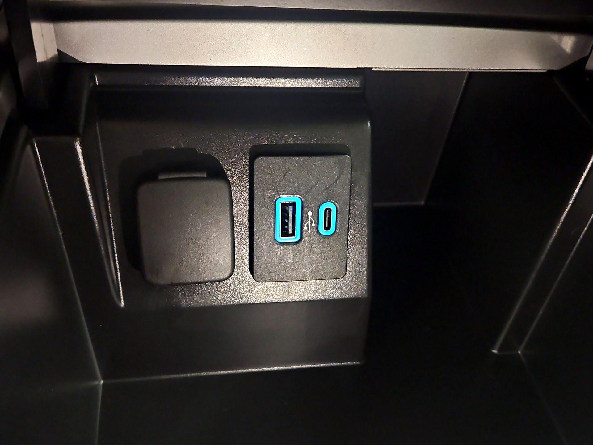 Thumbnail: 2022 Ford Explorer - 19