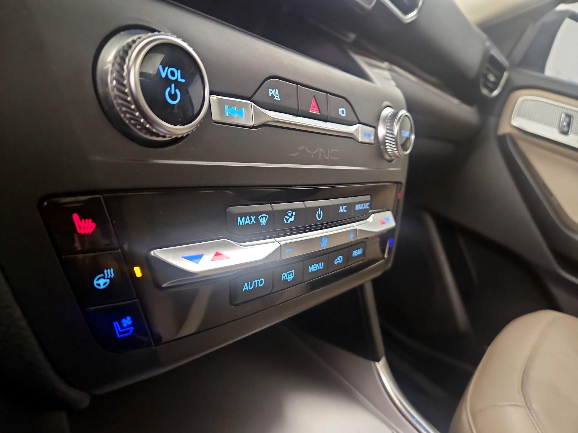 Thumbnail: 2020 Ford Explorer - 17