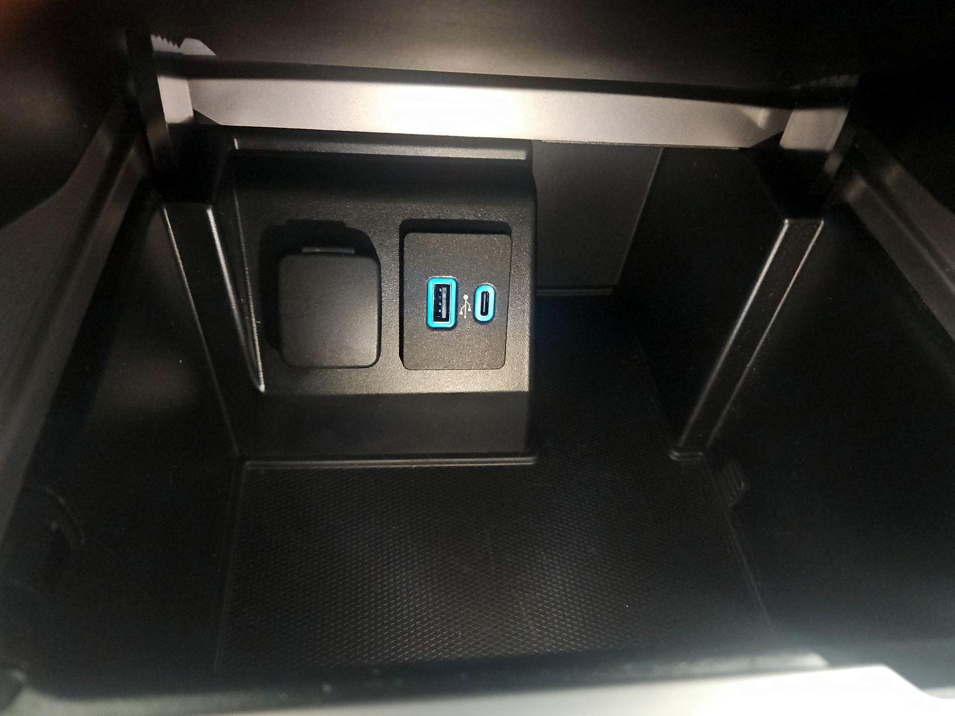 Thumbnail: 2020 Ford Explorer - 19