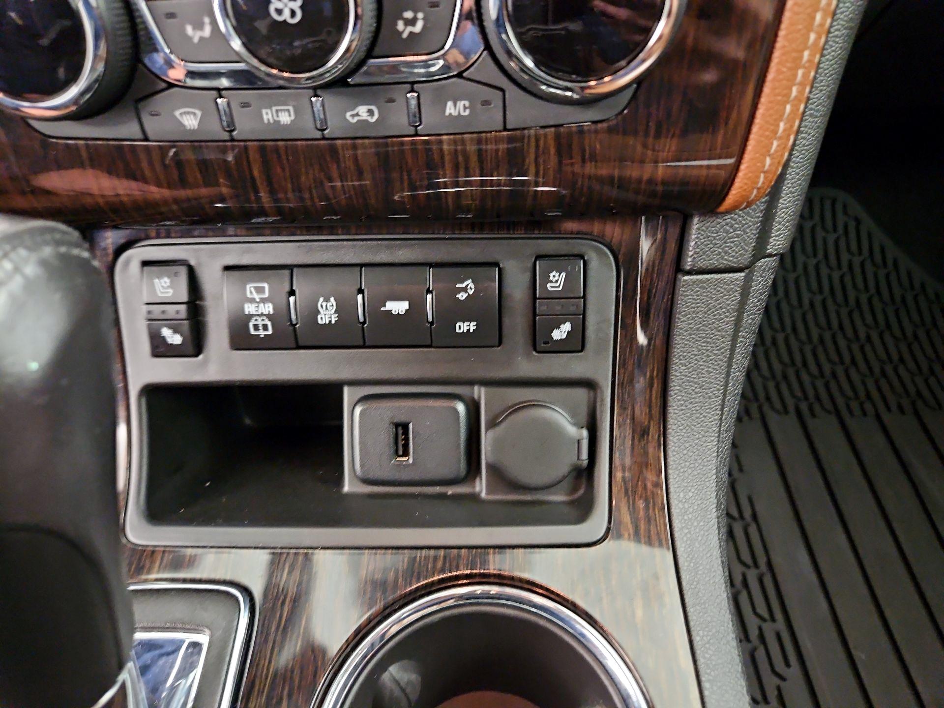 Thumbnail: 2016 Chevrolet Traverse - 19