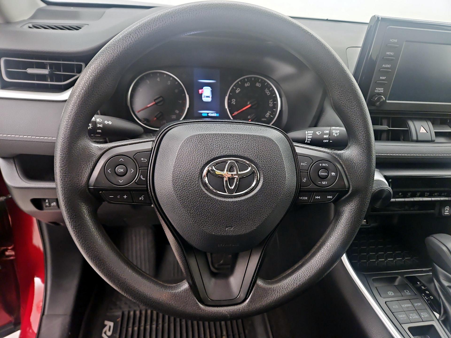 Thumbnail: 2019 Toyota RAV4 - 10