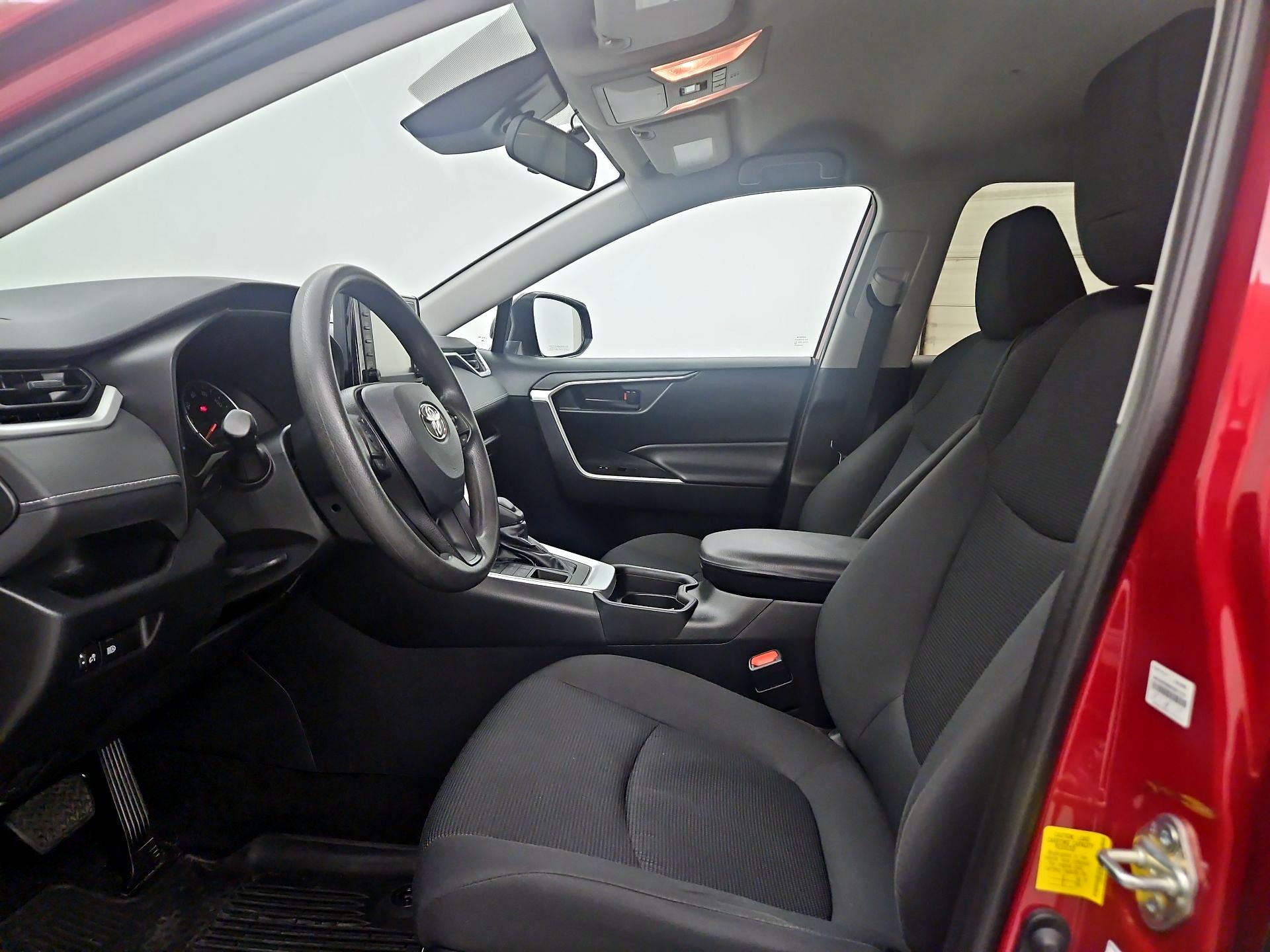 Thumbnail: 2019 Toyota RAV4 - 11