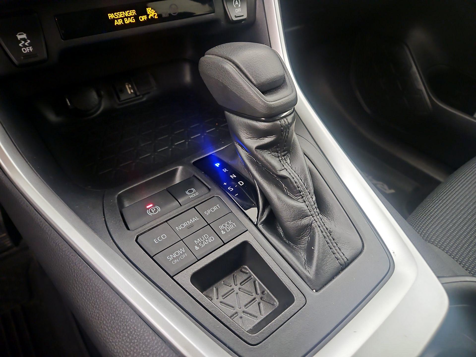 Thumbnail: 2019 Toyota RAV4 - 18