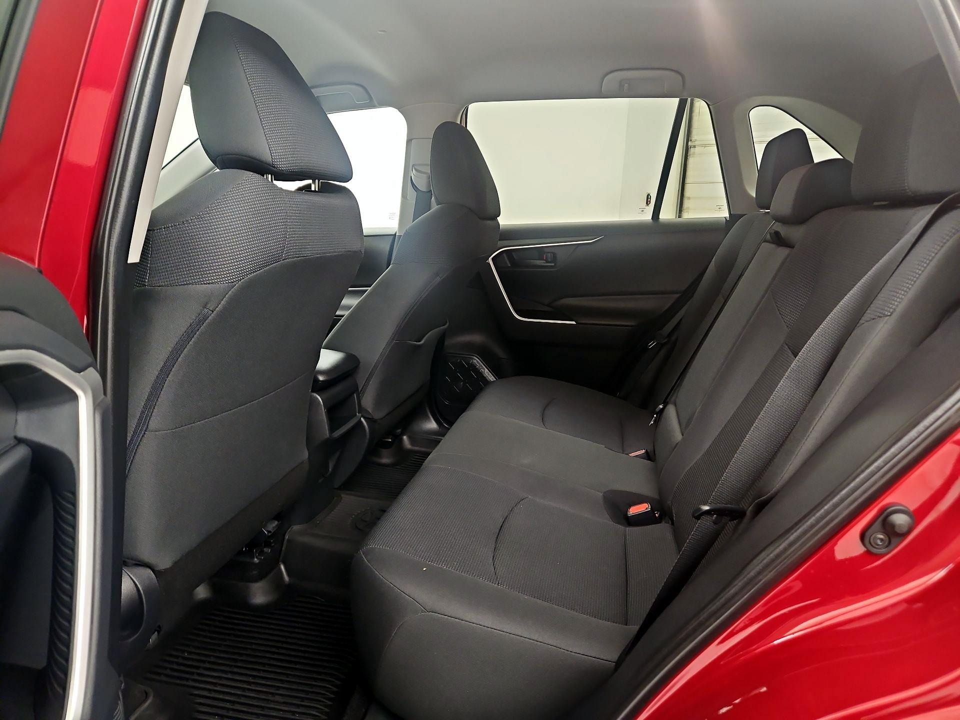 Thumbnail: 2019 Toyota RAV4 - 20