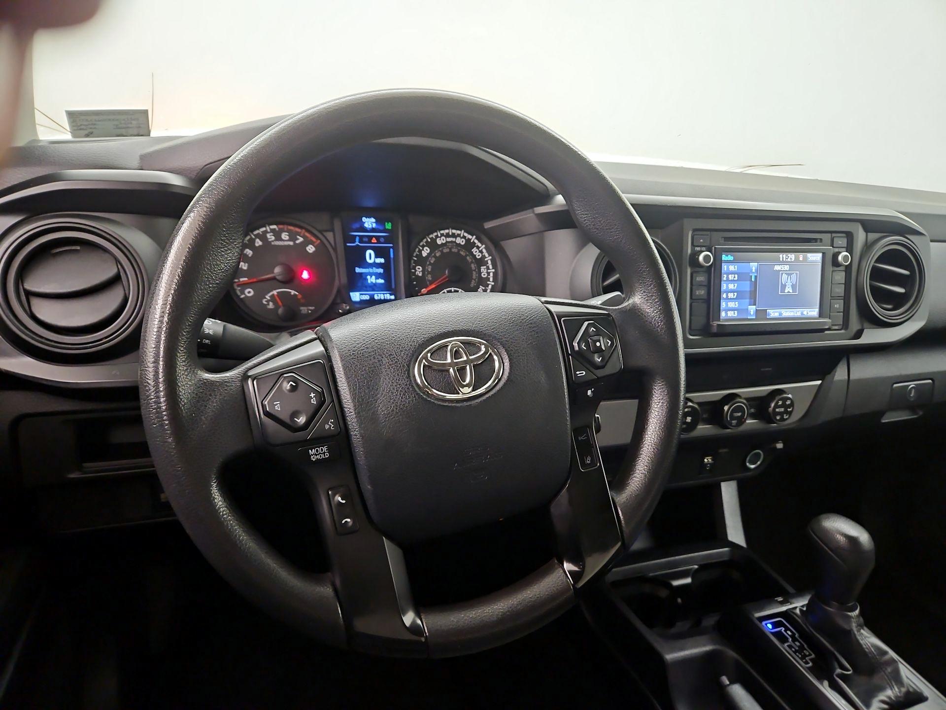 Thumbnail: 2019 Toyota Tacoma - 10