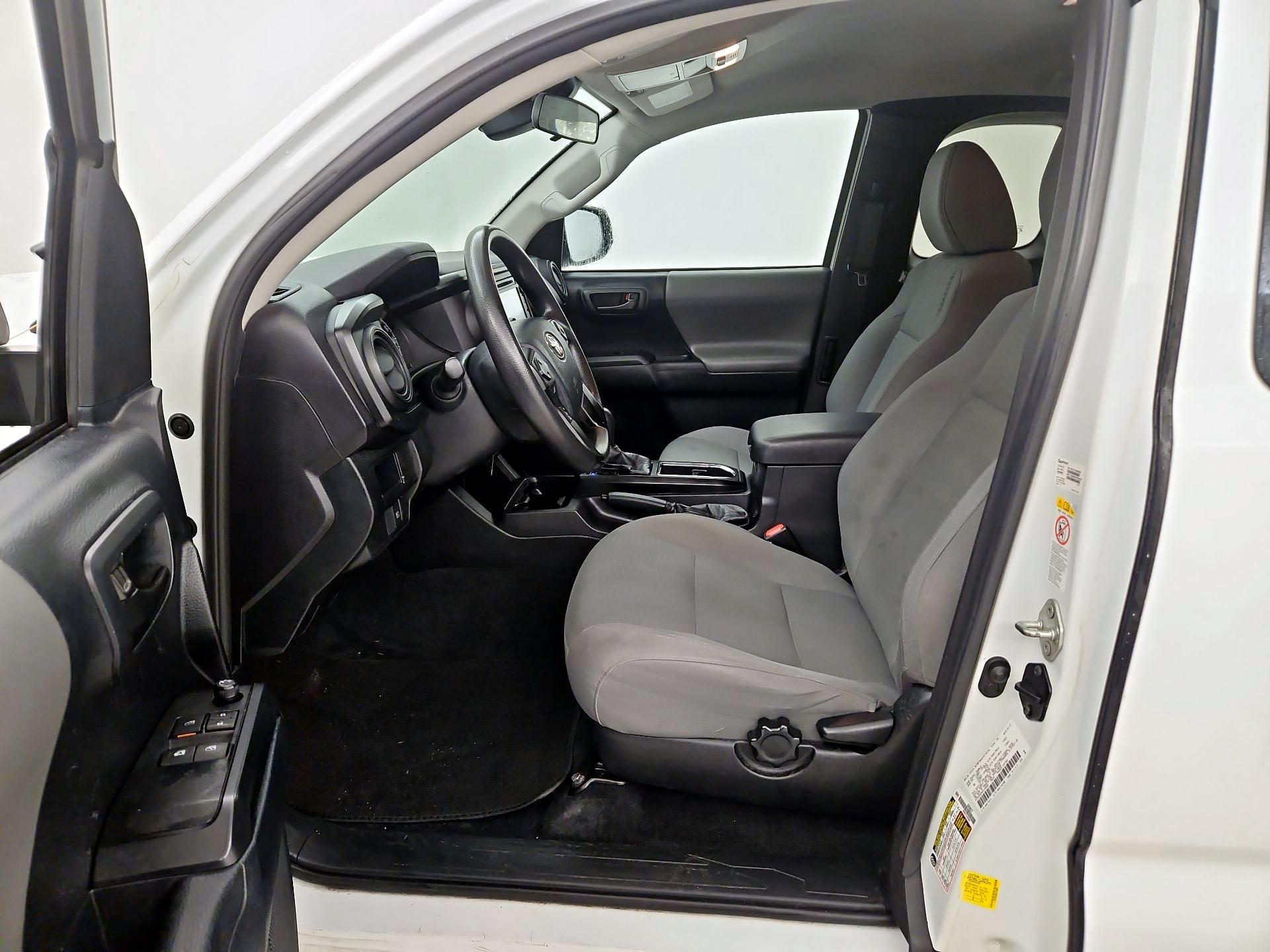 Thumbnail: 2019 Toyota Tacoma - 11