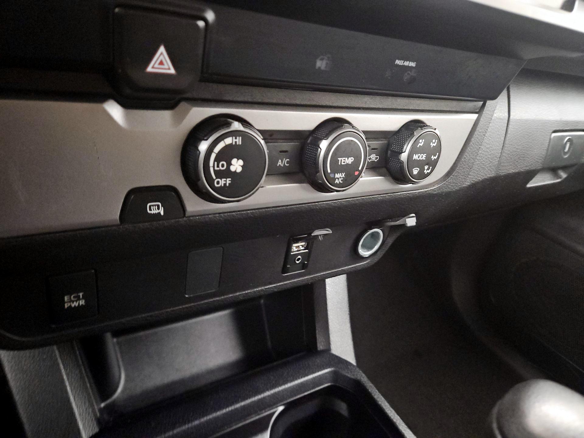 Thumbnail: 2019 Toyota Tacoma - 16