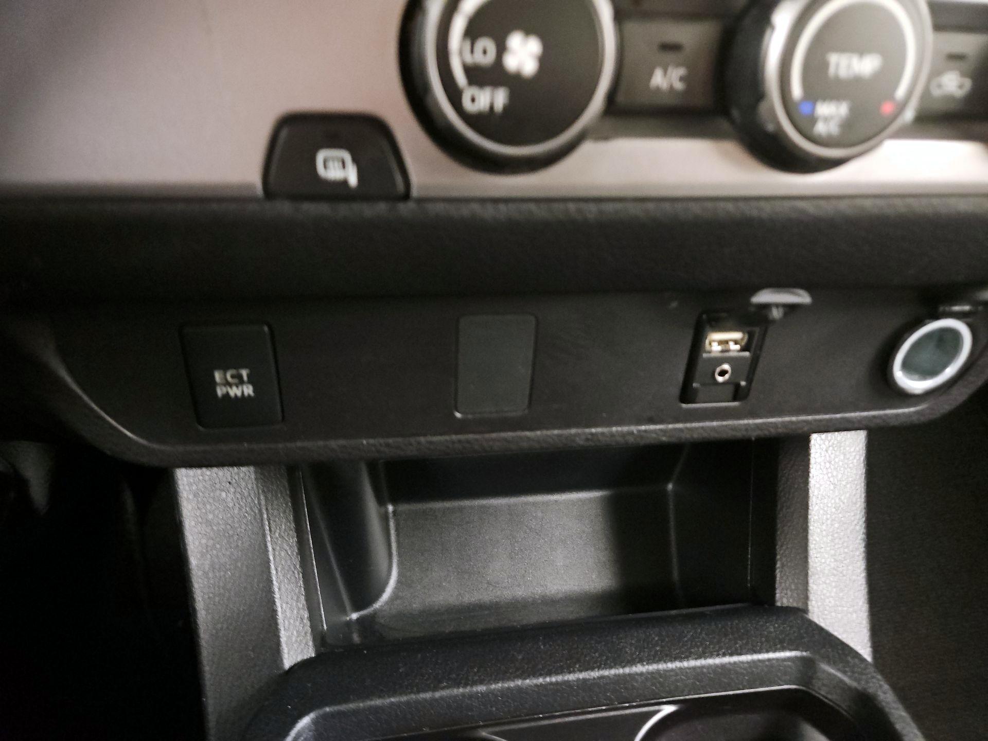 Thumbnail: 2019 Toyota Tacoma - 18