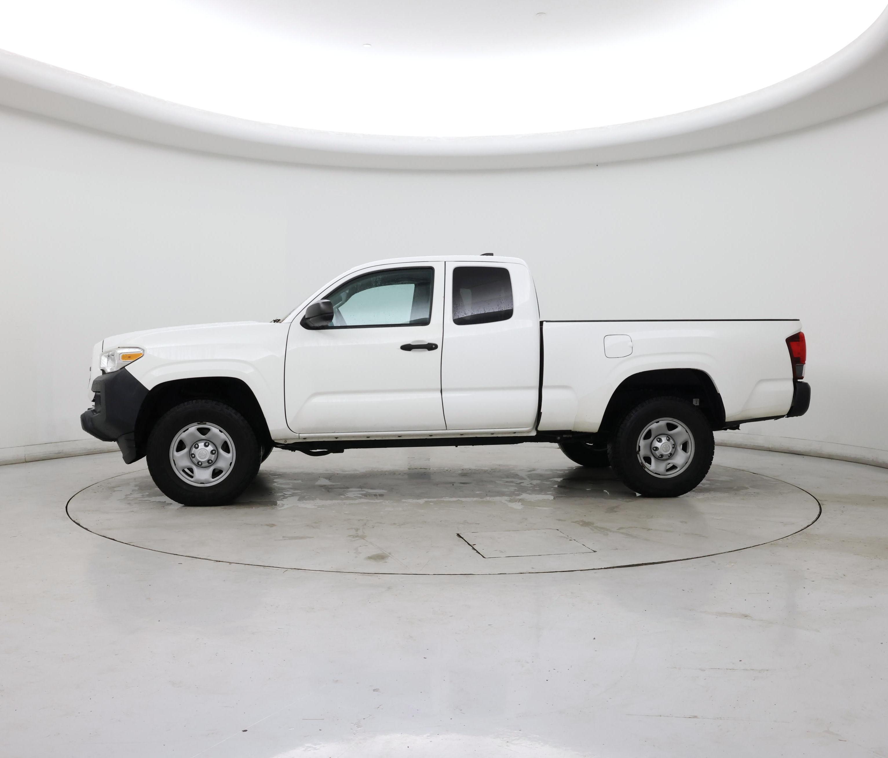 Thumbnail: 2019 Toyota Tacoma - 3