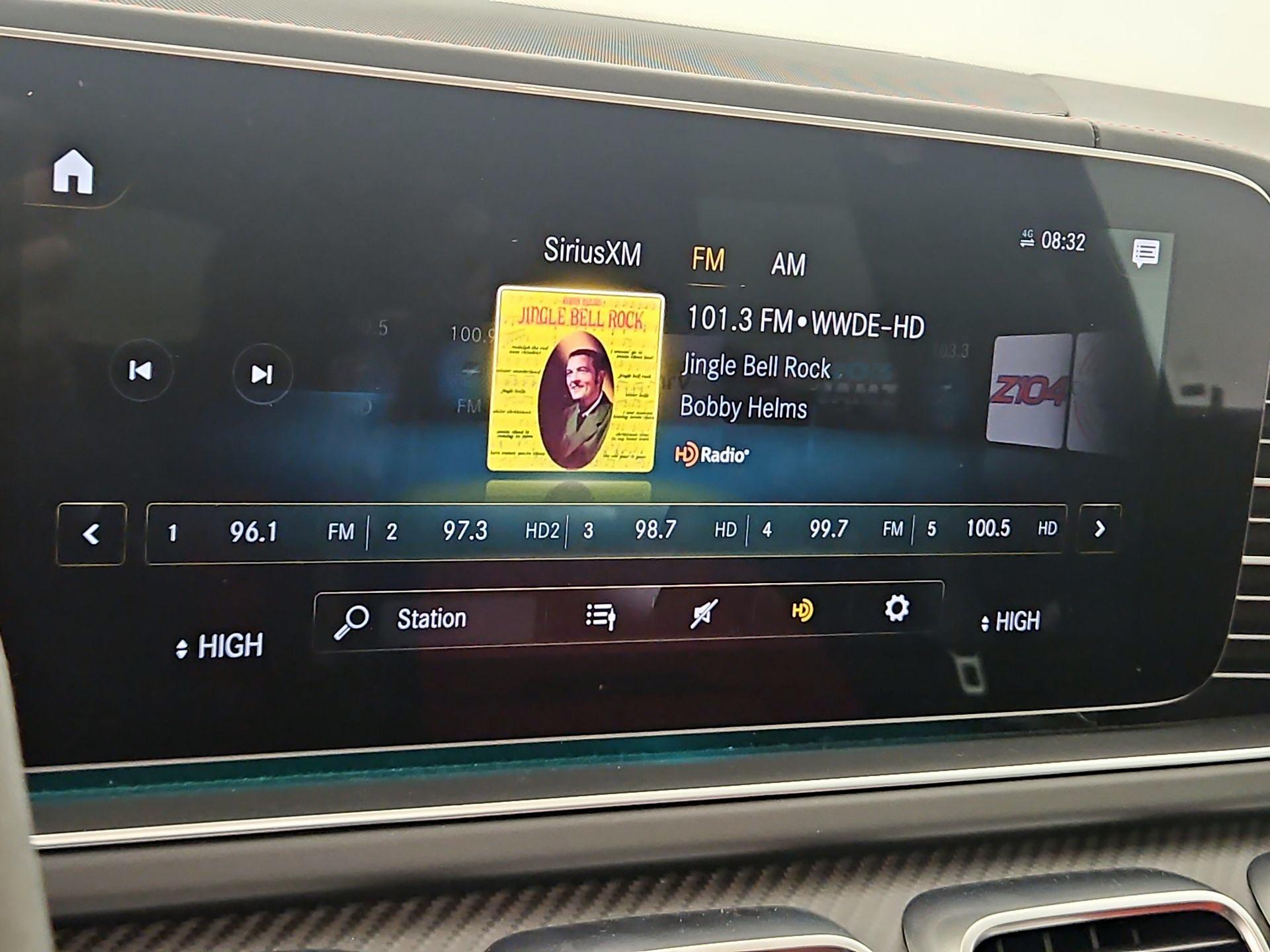 Thumbnail: 2023 Mercedes-Benz GL-Class - 16