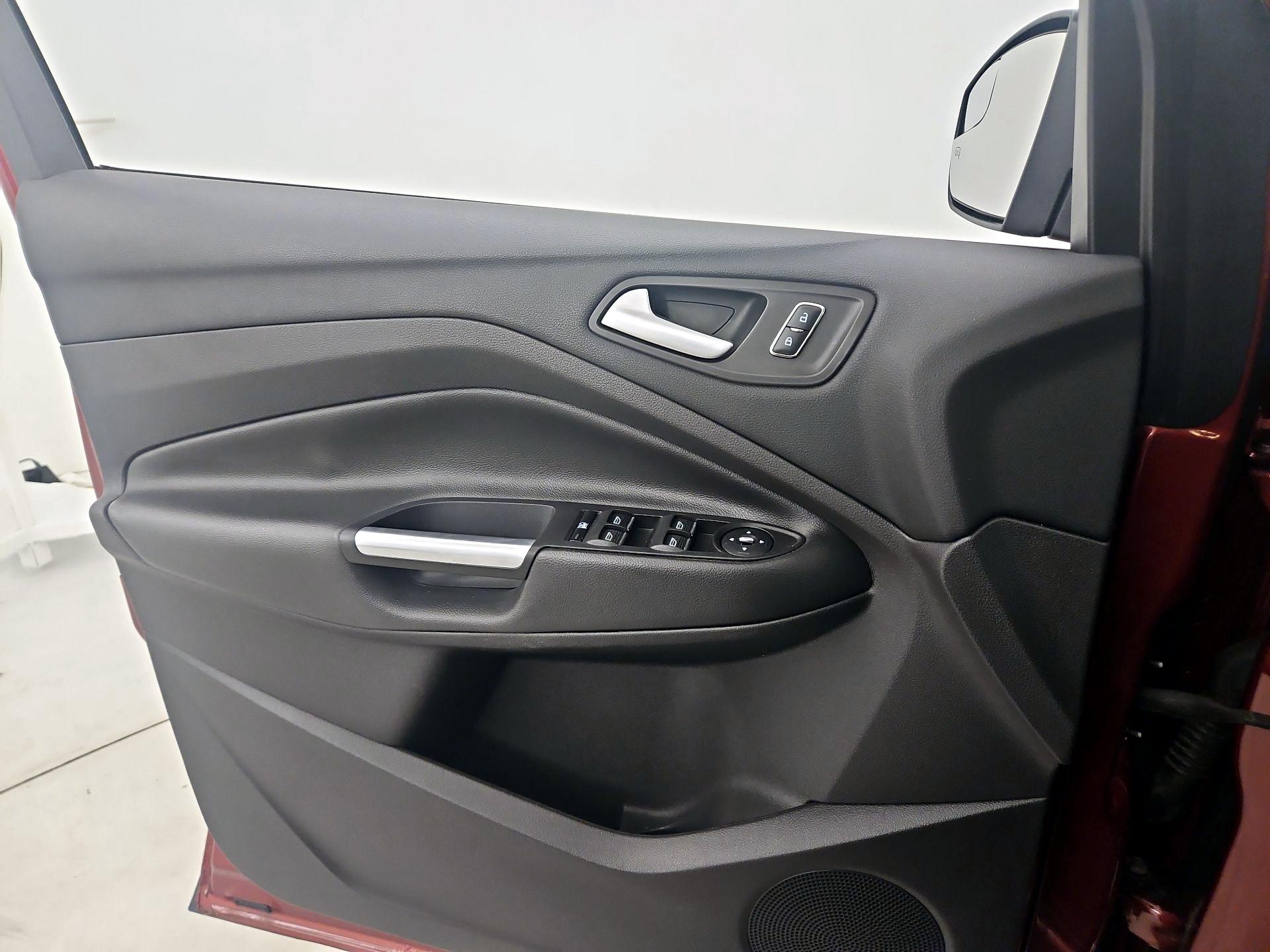 Thumbnail: 2016 Ford Escape - 12