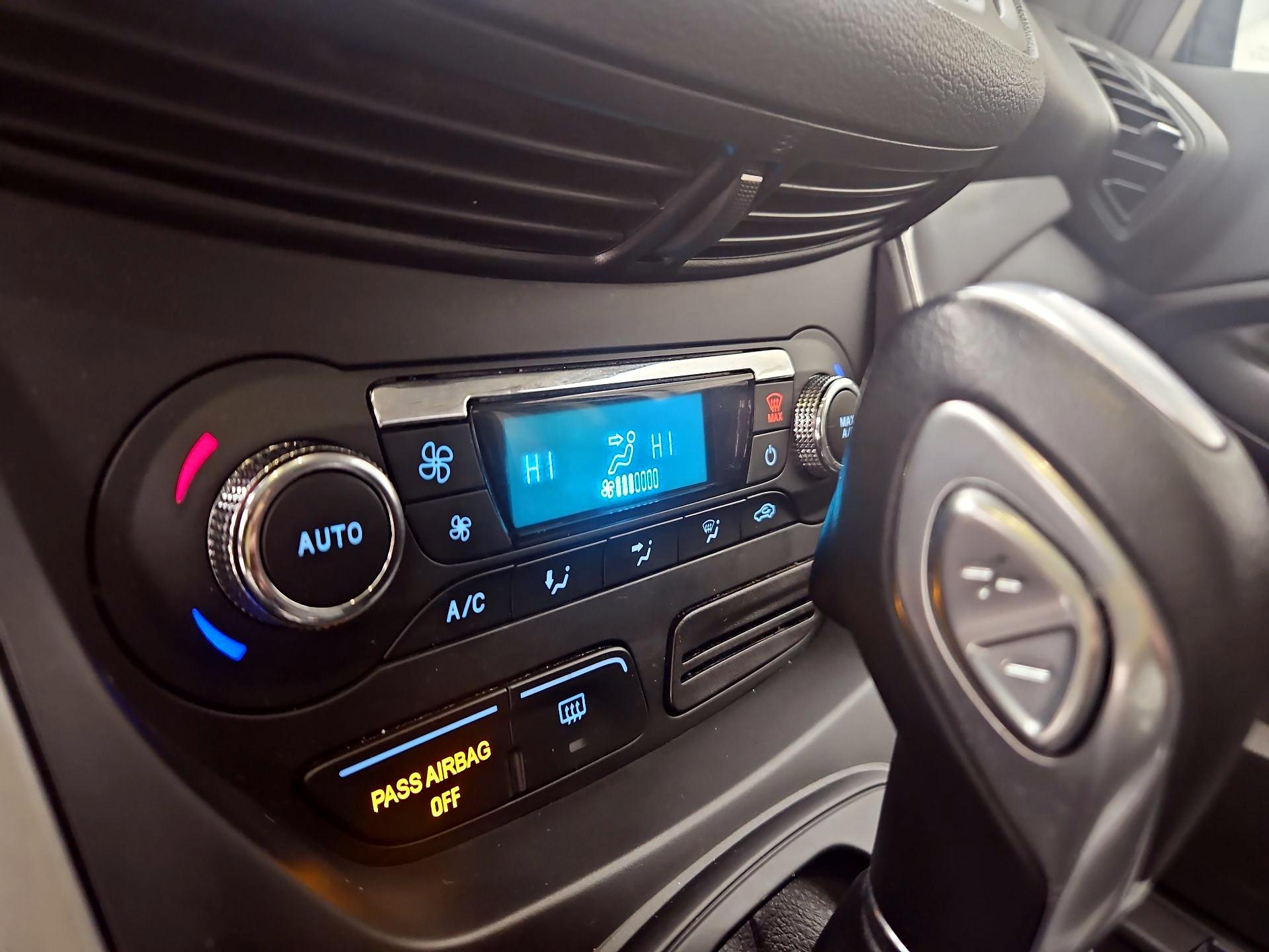 Thumbnail: 2016 Ford Escape - 17